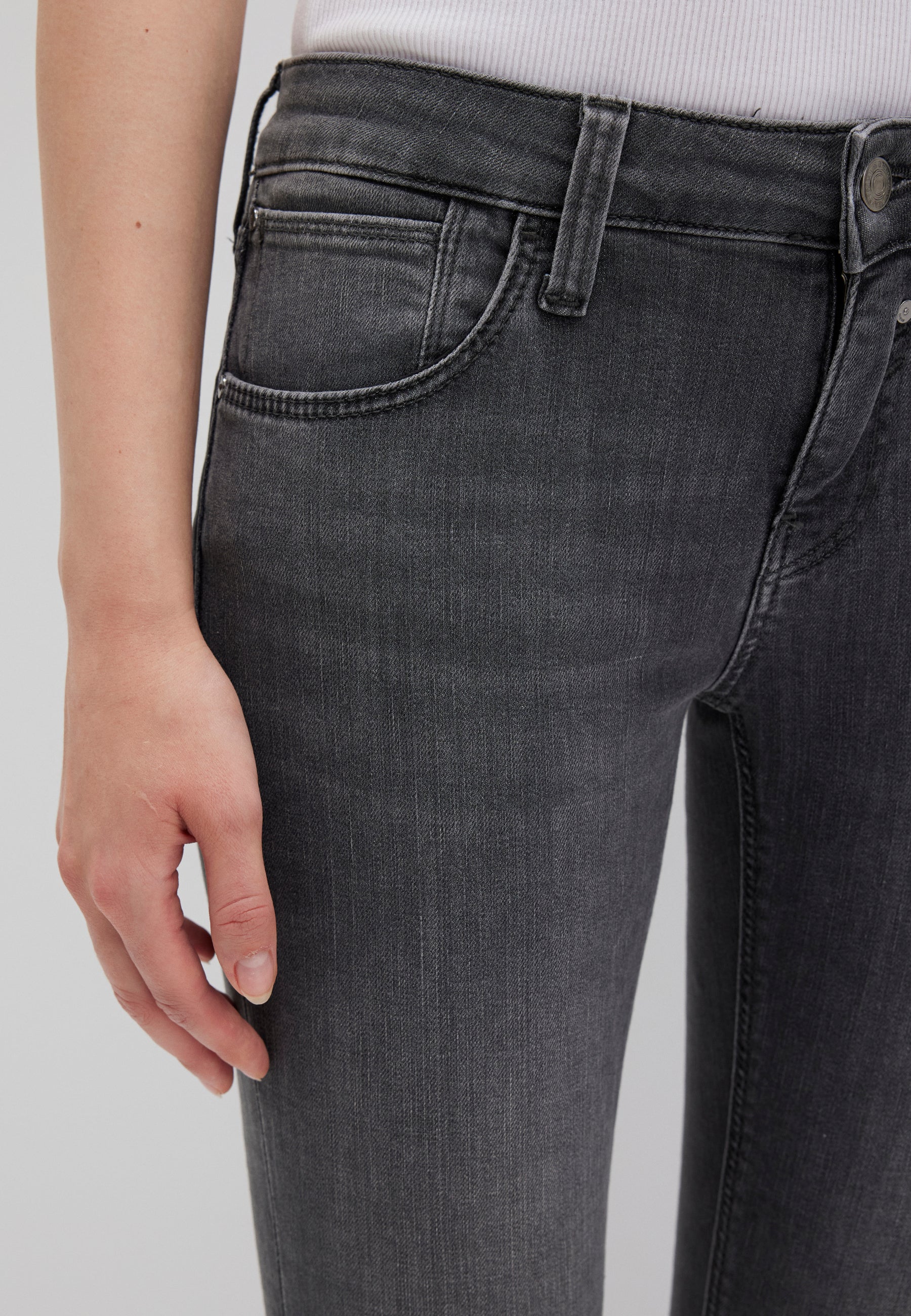 ADRIANA | Mid-Rise, Super Skinny - Image 6