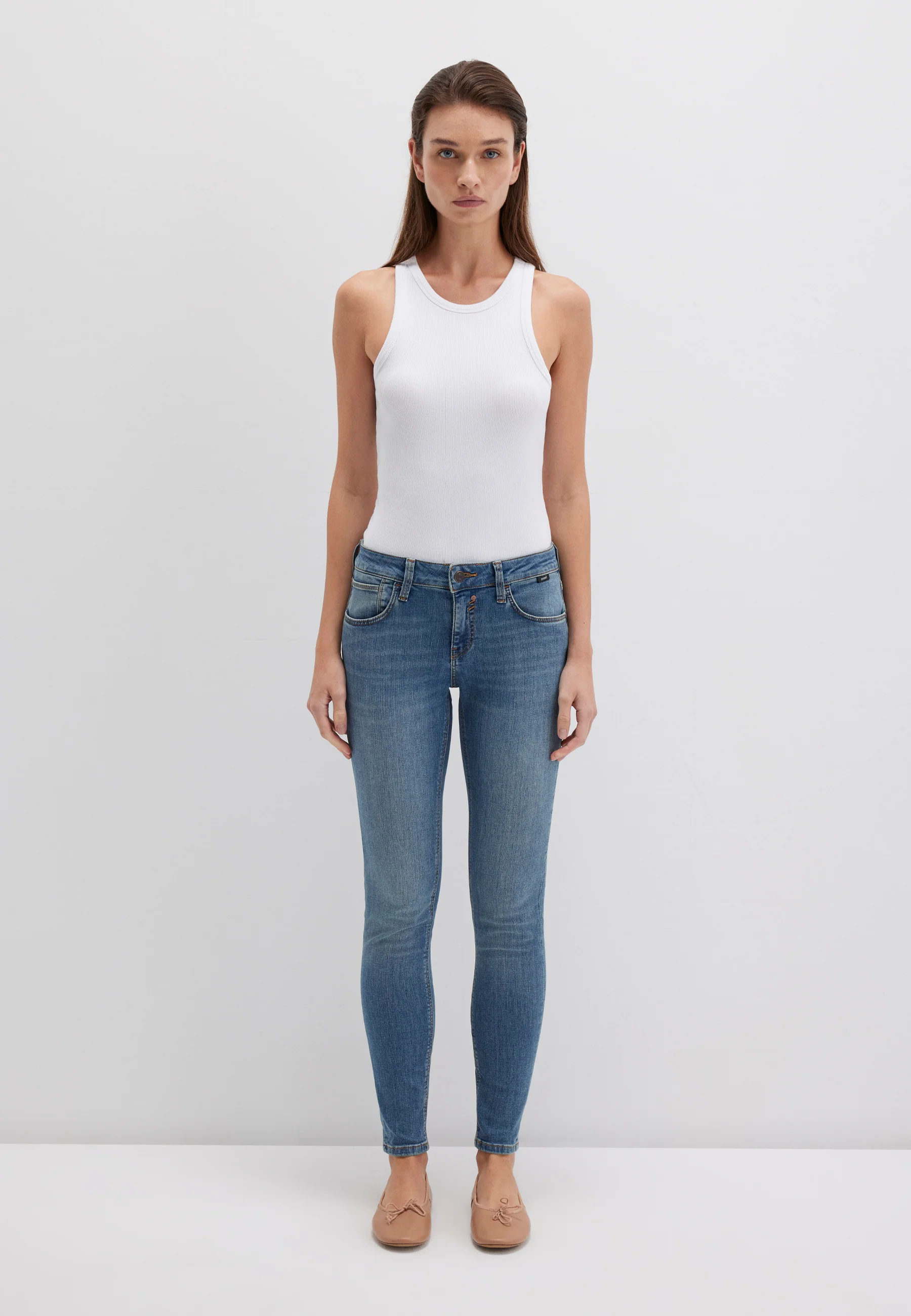 ADRIANA | Mid-Rise, Super Skinny - Image 4