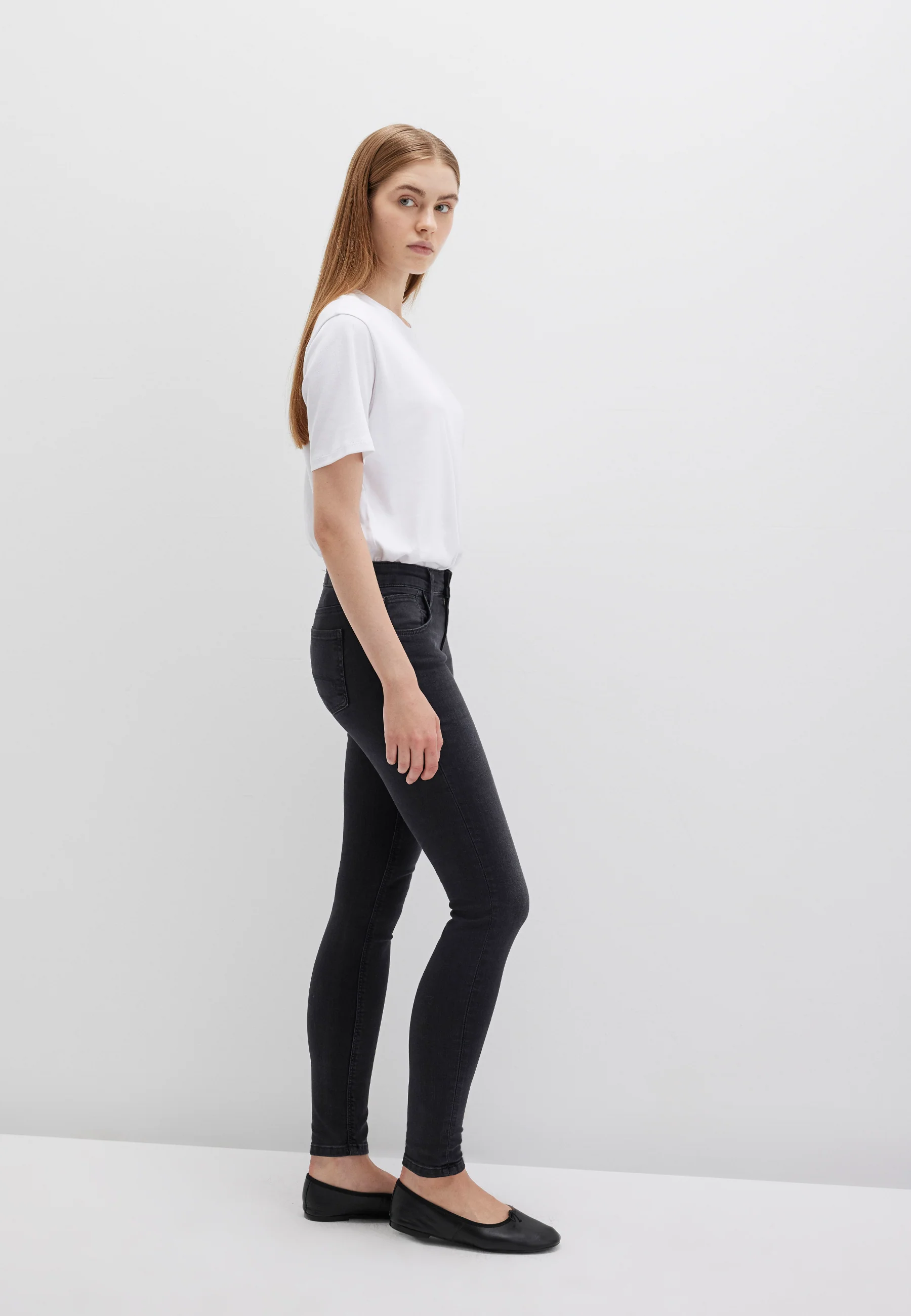 ADRIANA | Mid-Rise, Super Skinny - Image 3