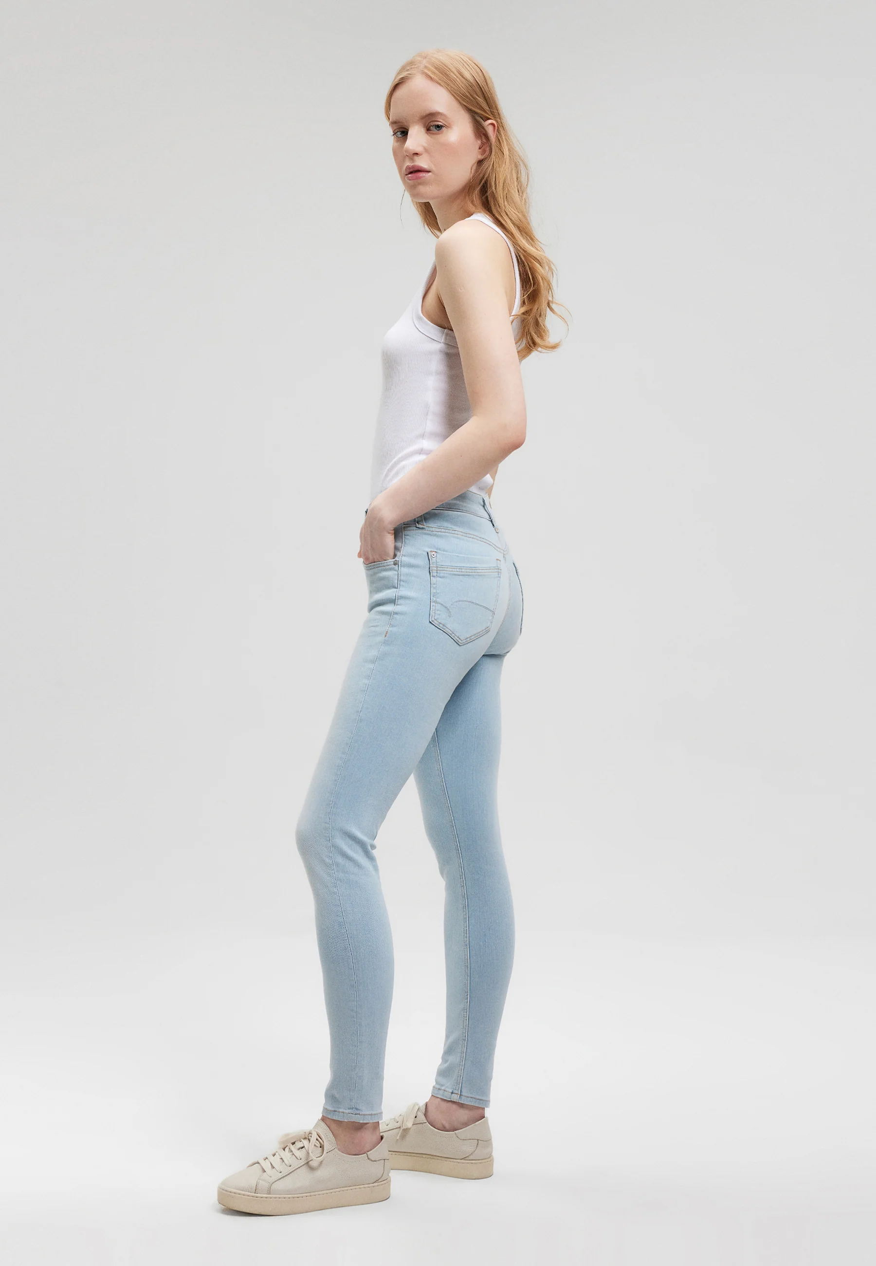 ADRIANA | Mid-Rise, Super Skinny - Image 3