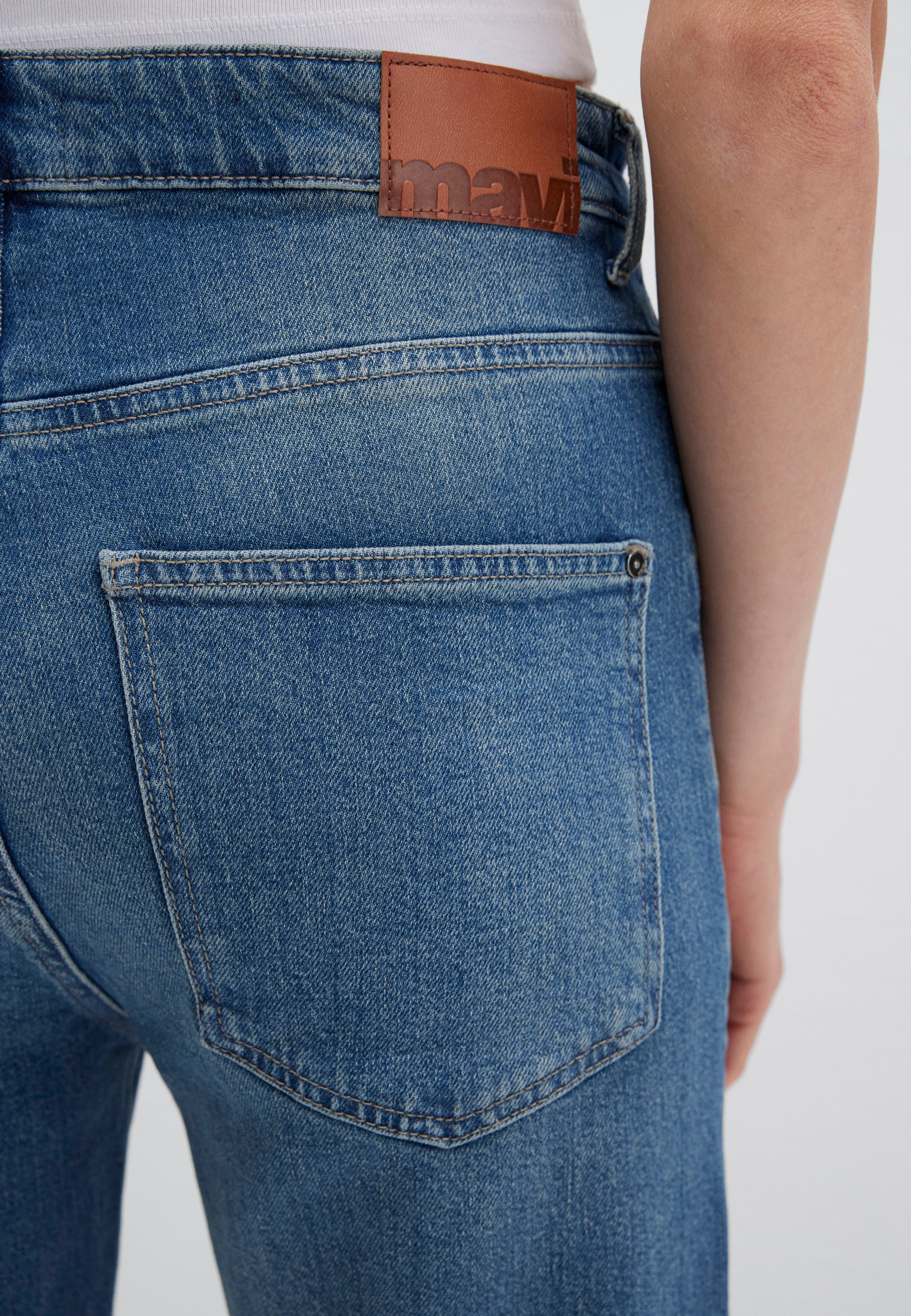 ANYA | High-Rise, Baggy Straight - Image 7