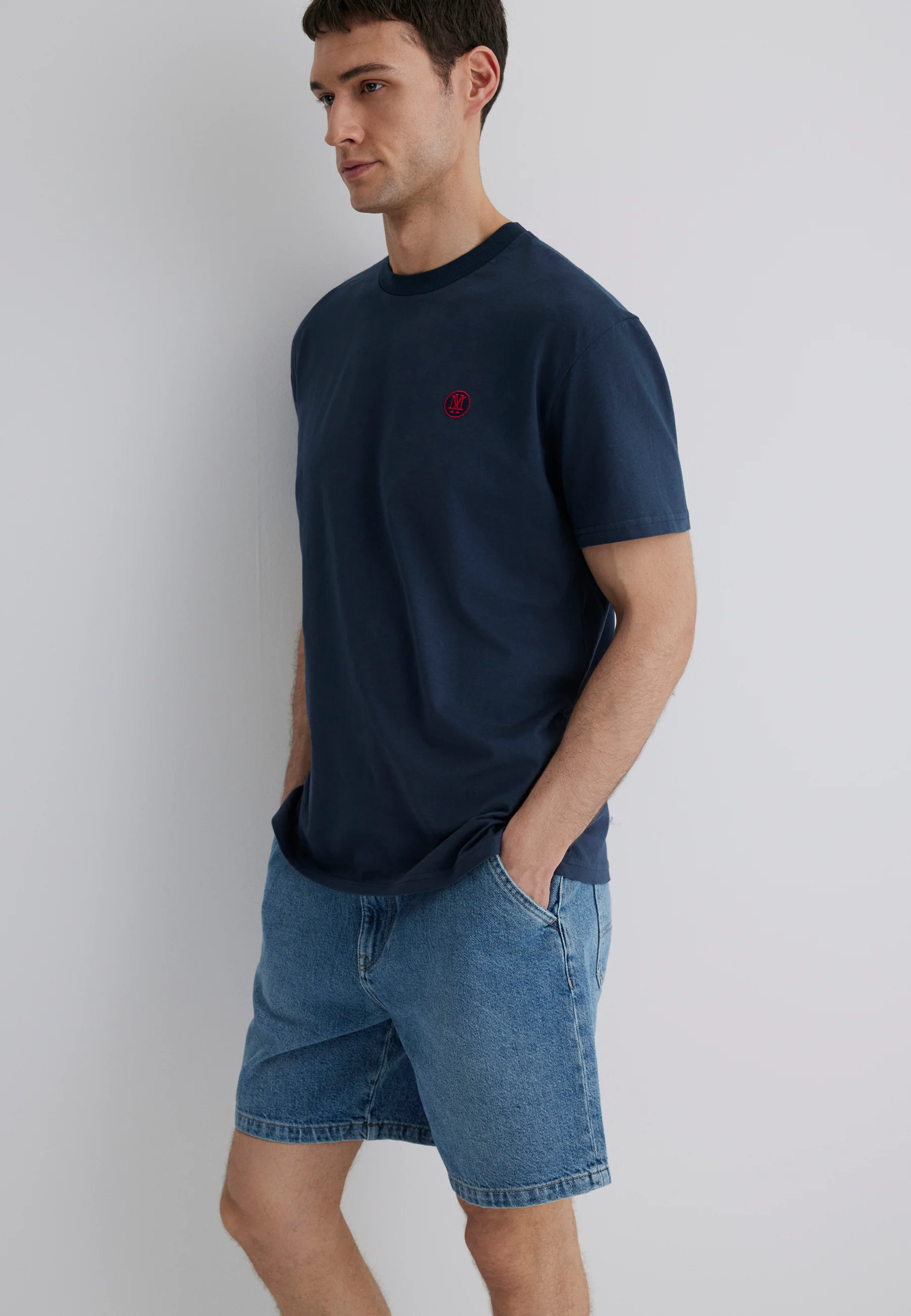 T-SHIRT | Basic Logo T-Shirt - Image 4