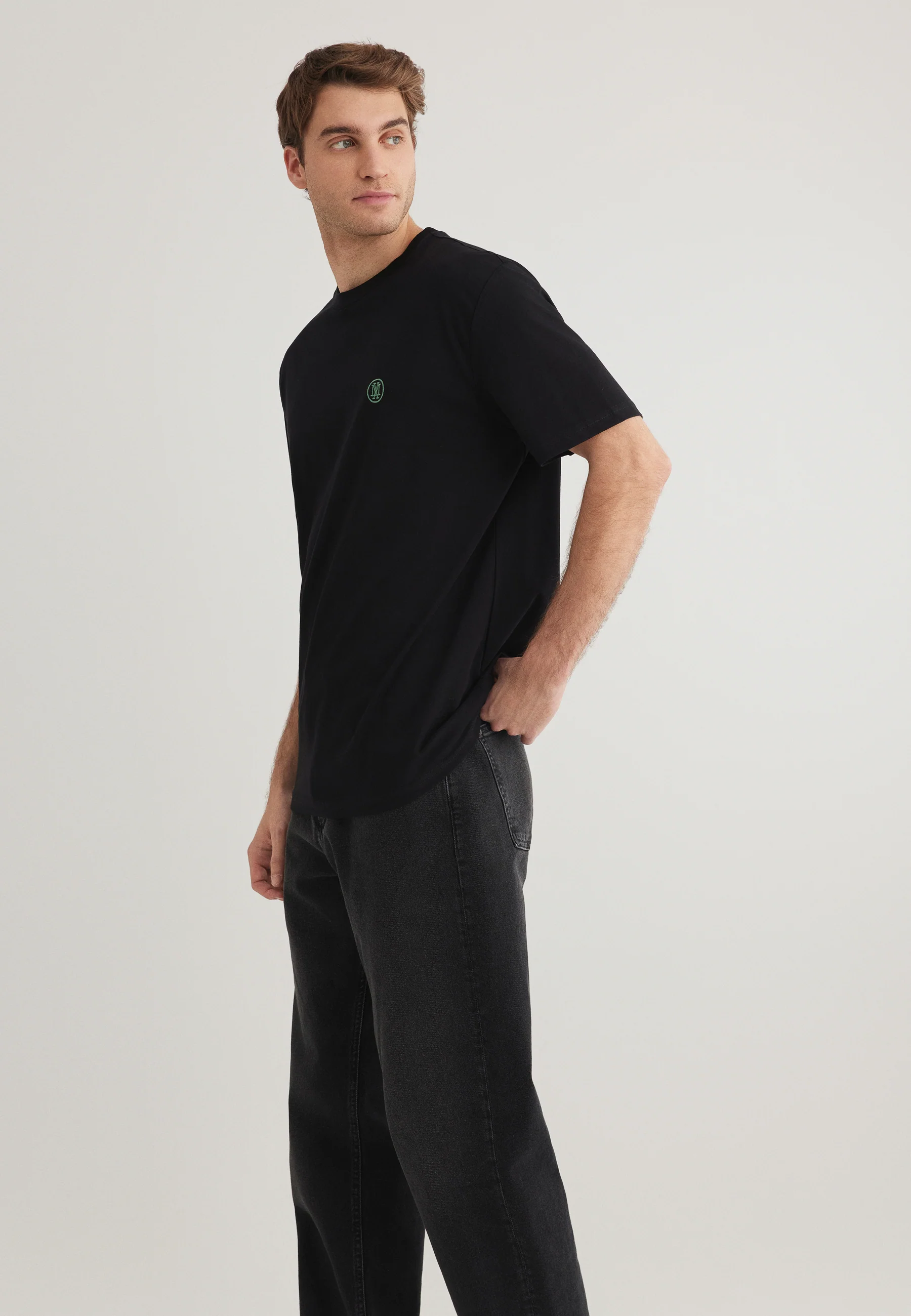 T-SHIRT | Basic Logo T-Shirt - Image 4