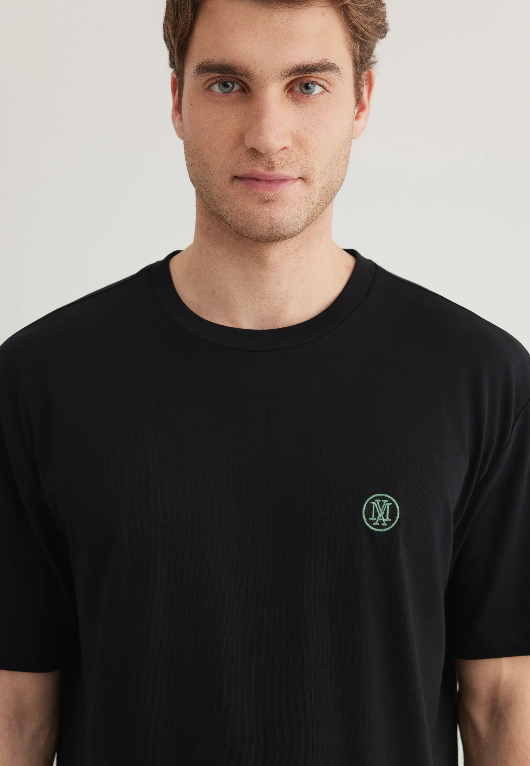 T-SHIRT | Basic Logo T-Shirt - Image 6