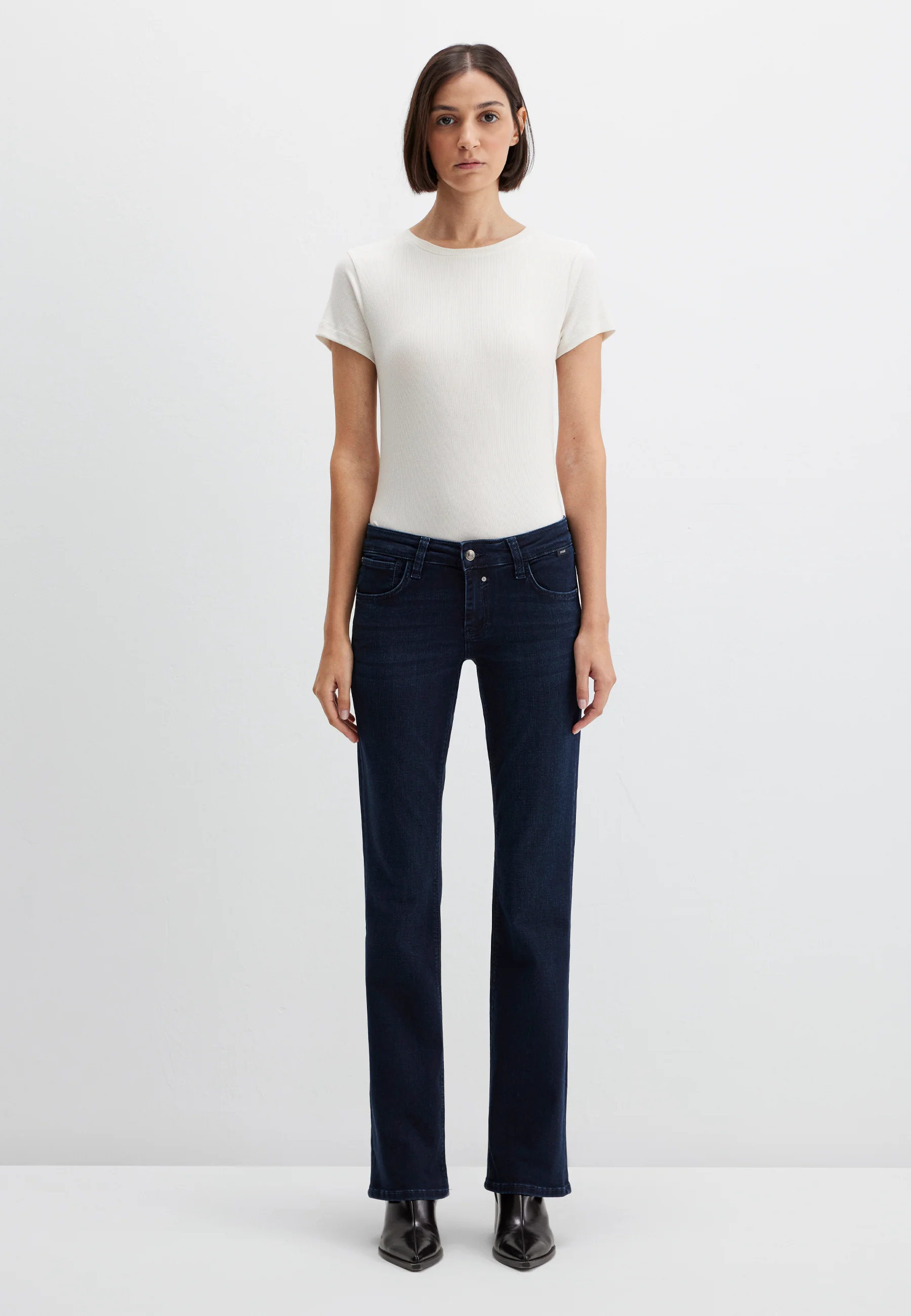 BELLA MID-RISE | Mid-Rise, Bootcut - Image 4