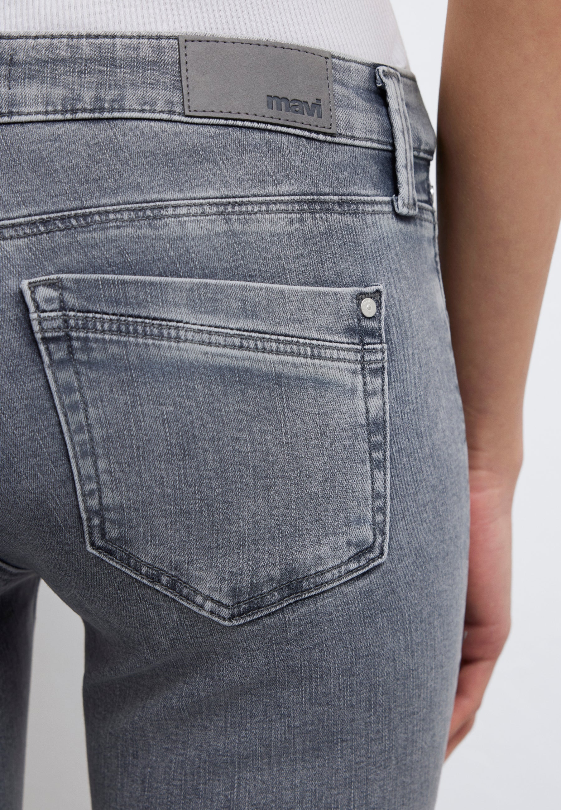 BELLA MID-RISE | Mid-Rise, Slim Bootcut - Image 7