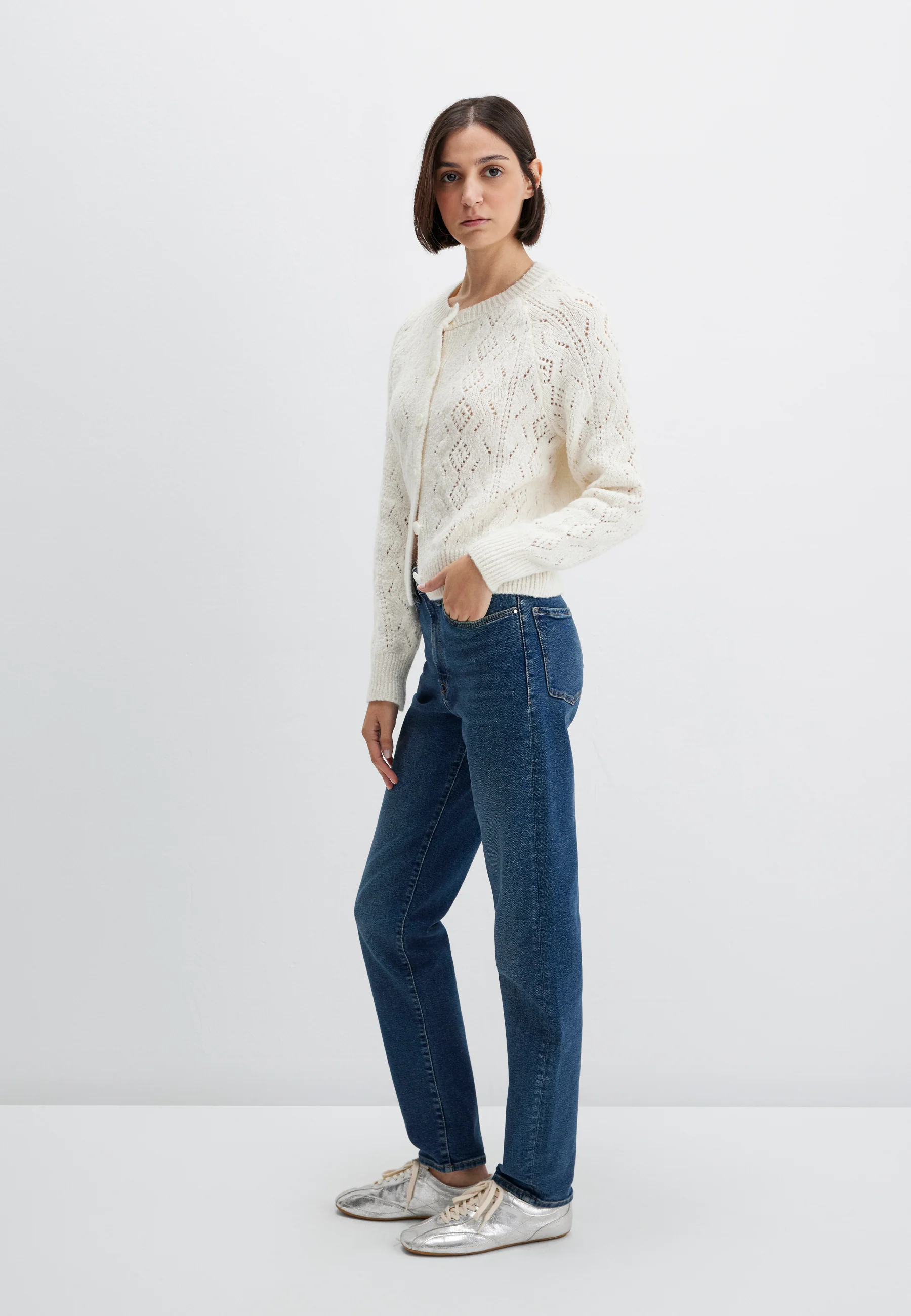 BUTTON SHORT CARDIGAN | Strickcardigan - Image 3