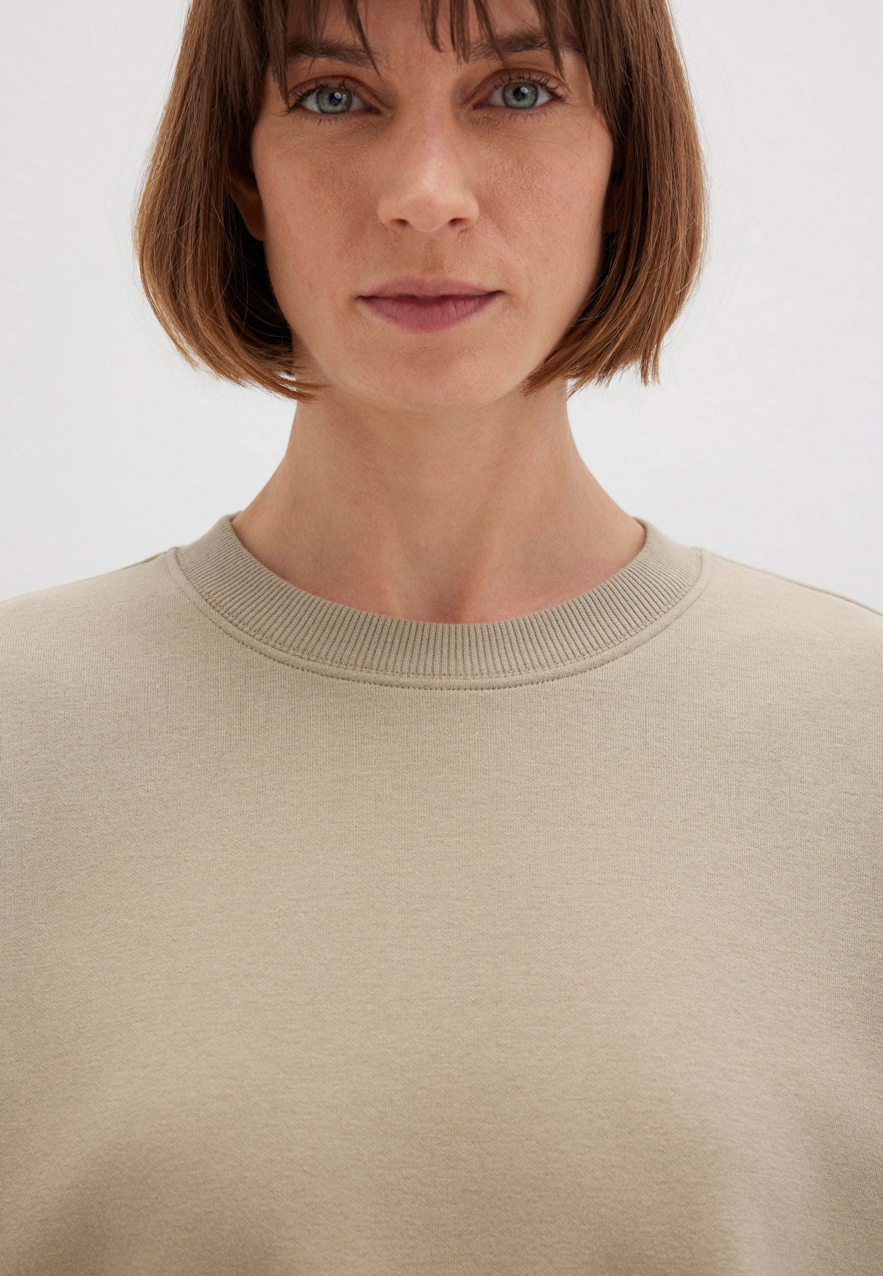 CREW NECK SWEATSHIRT | Sweatshirt mit kleiner Stickerei - Image 6