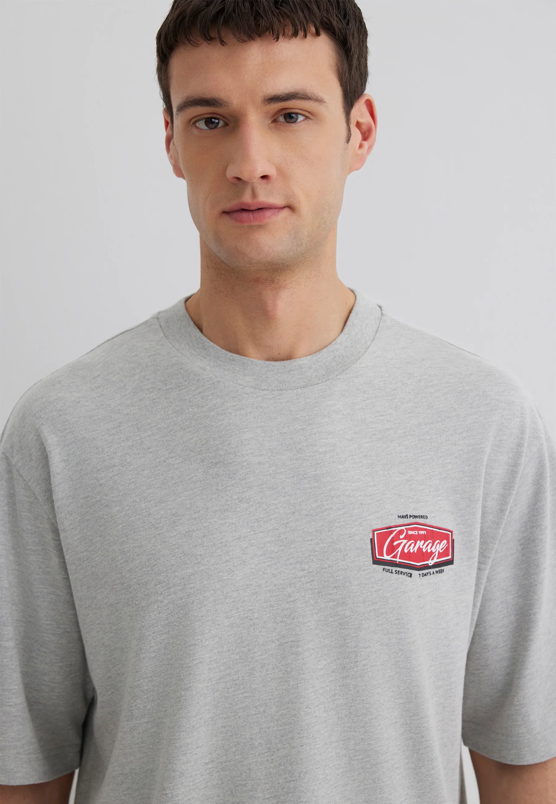 GARAGE PRINTED TEE | Relaxed - Image 6