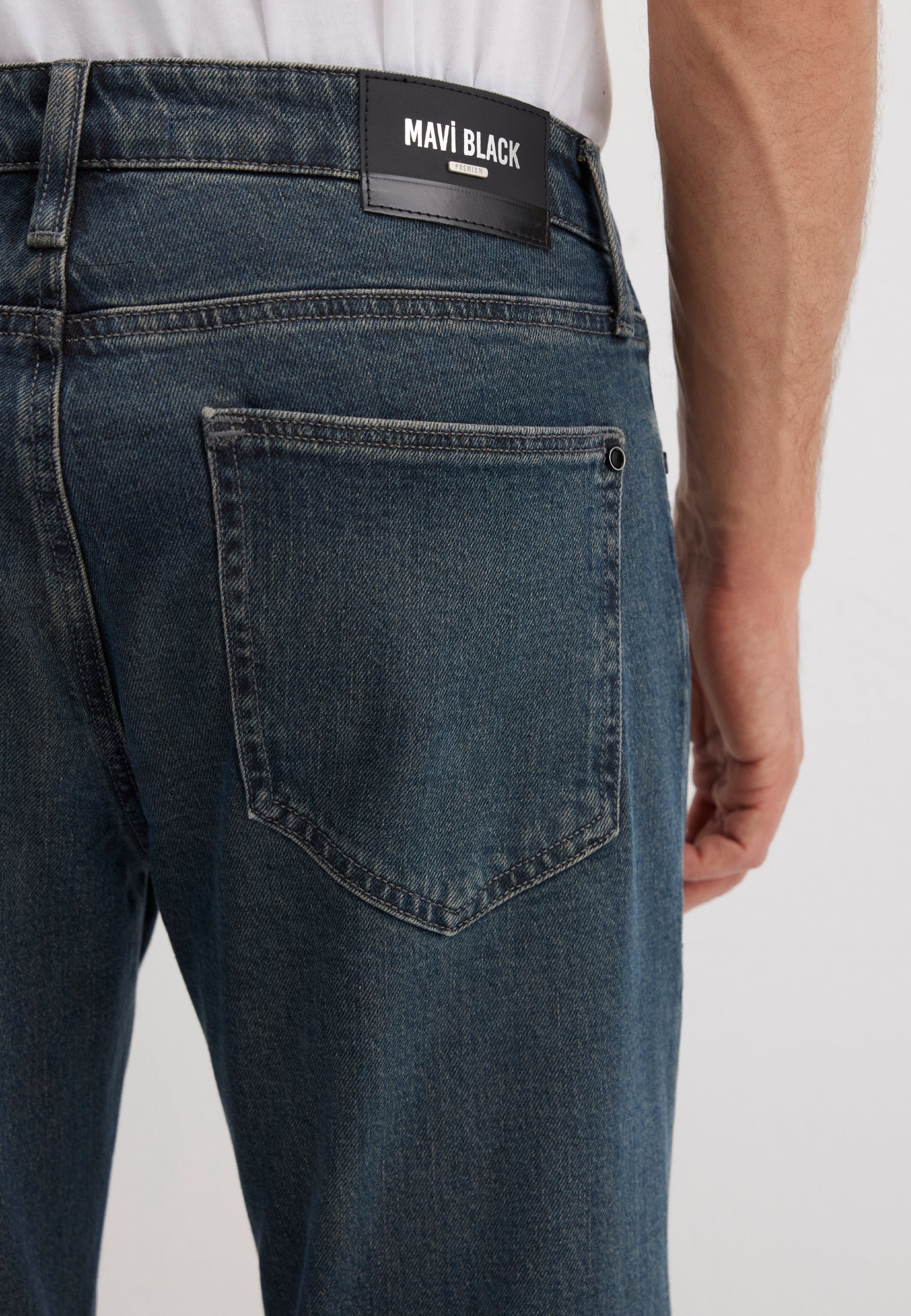 HUNTER | Casual Straight Leg - Image 7