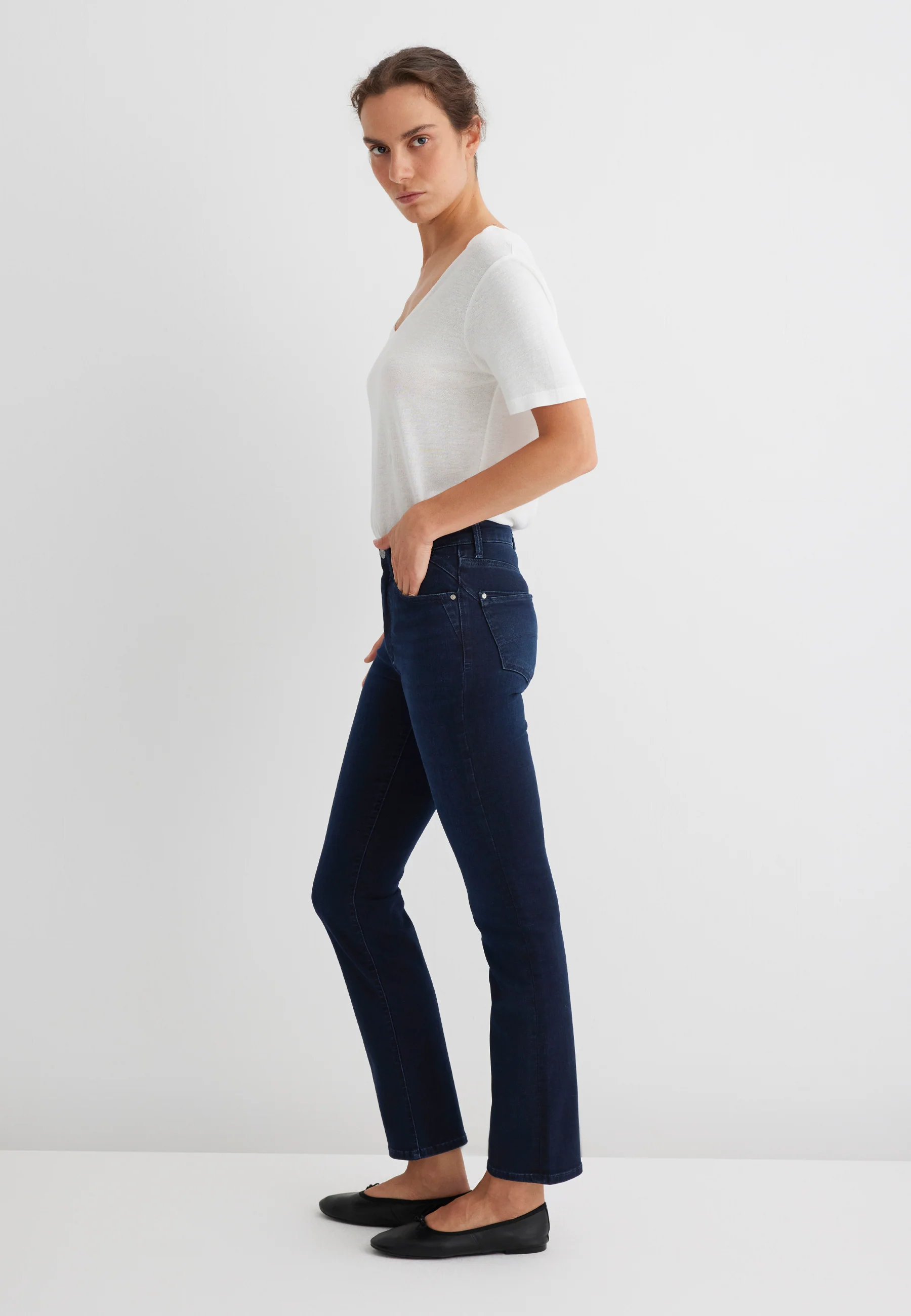 KENDRA | Mid-Rise, Straight Leg - Image 3