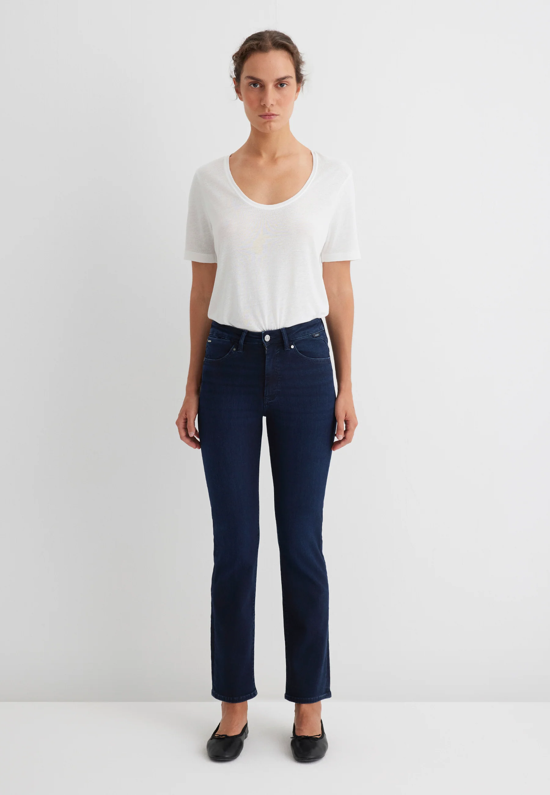 KENDRA | Mid-Rise, Straight Leg - Image 4