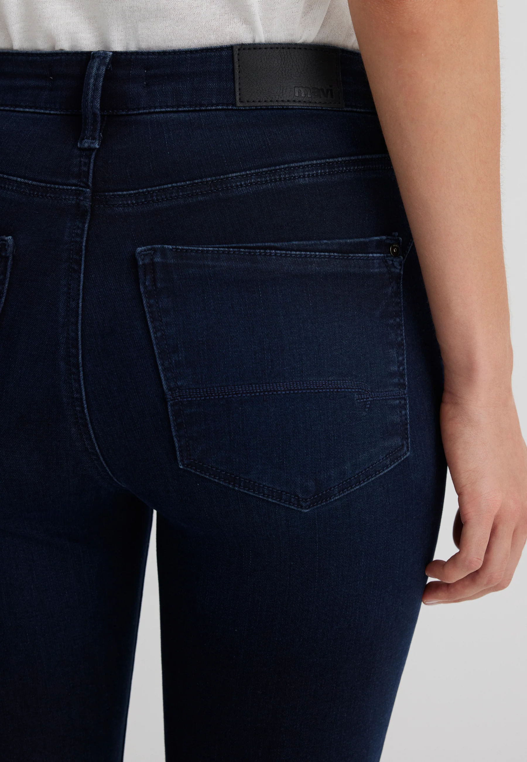 KENDRA | Mid-Rise, Straight Leg - Image 7
