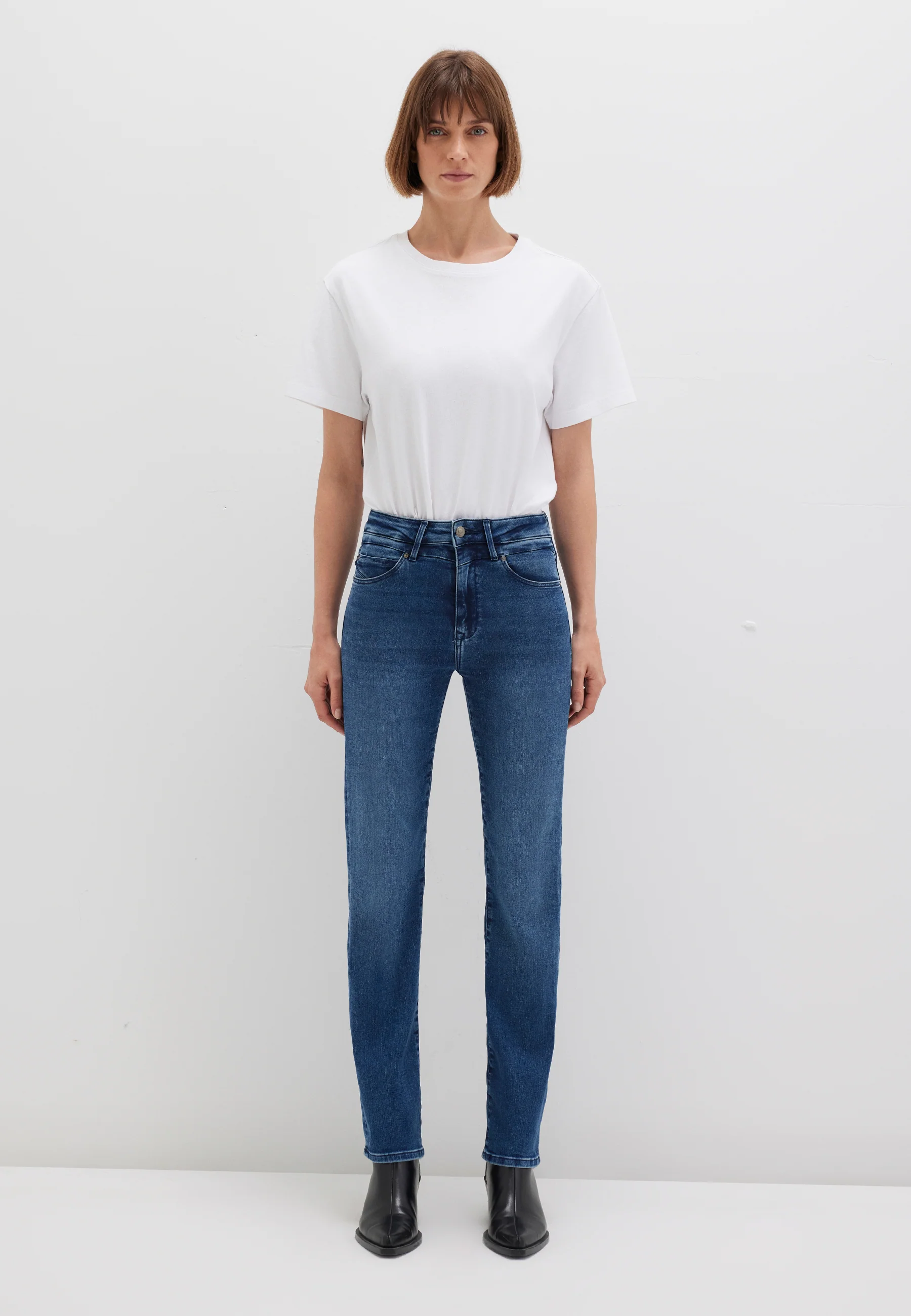 KENDRA | Mid-Rise, Straight Leg - Image 4