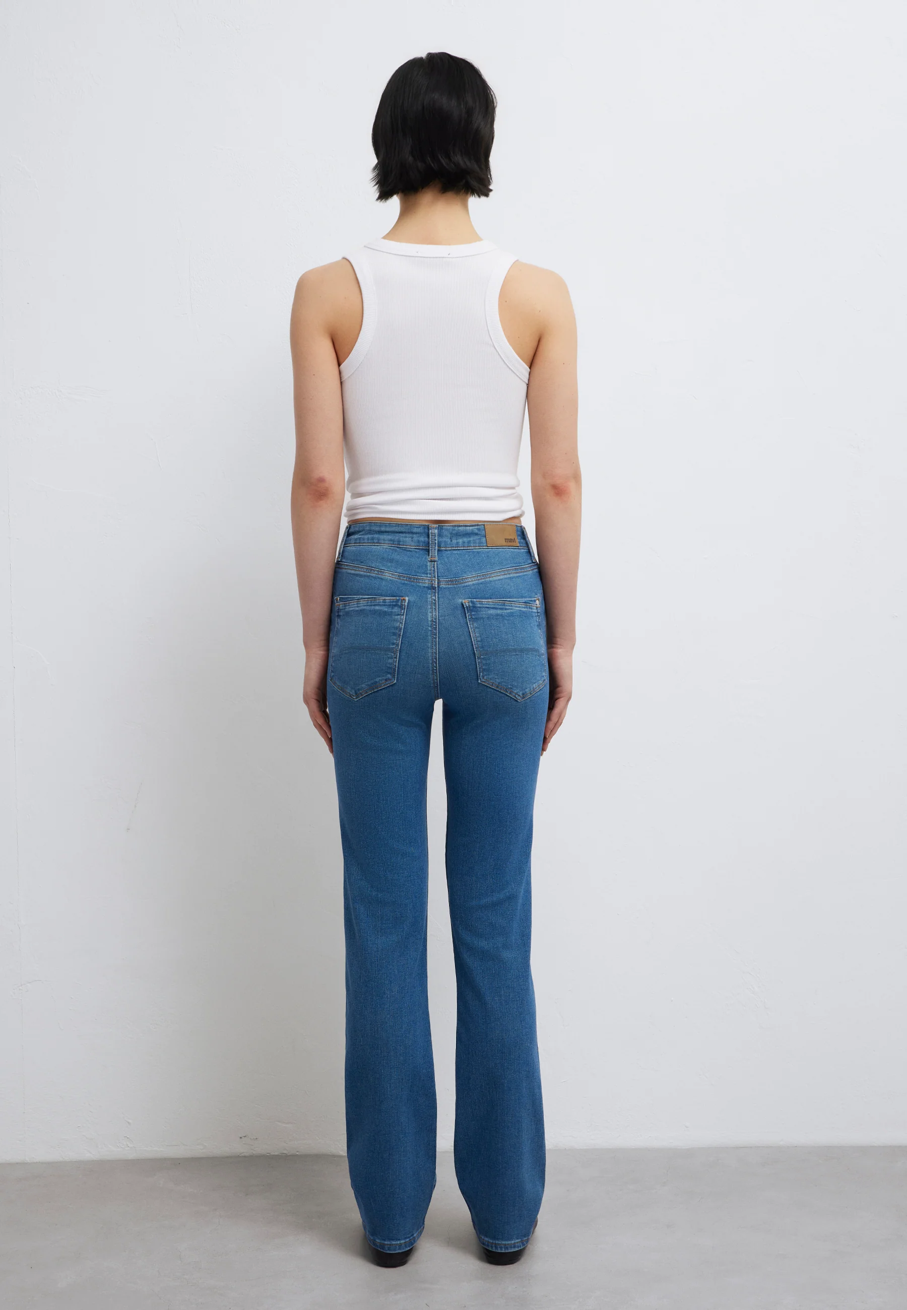KENDRA | Mid-Rise, Straight Leg - Image 5