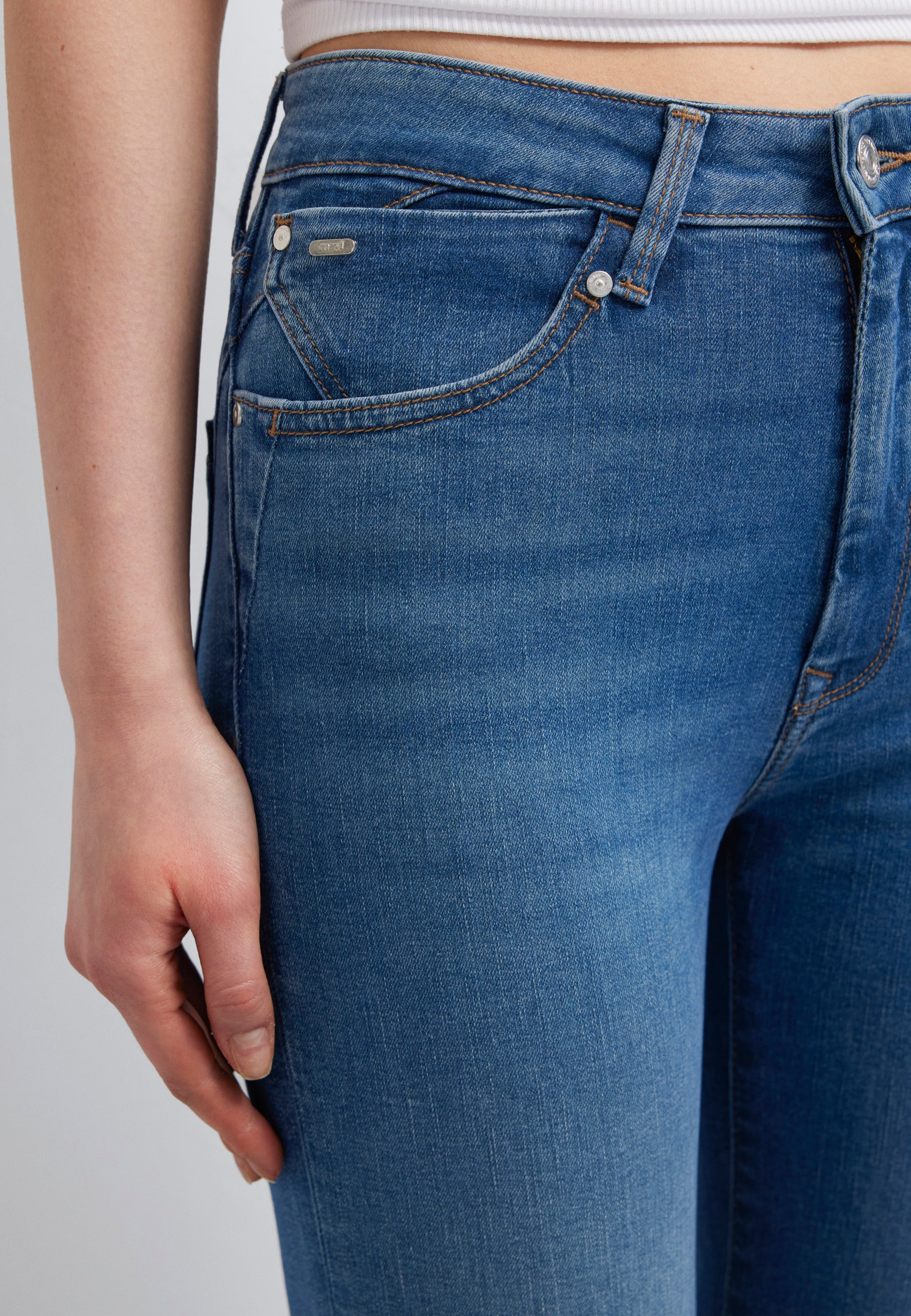 KENDRA | Mid-Rise, Straight Leg - Image 6