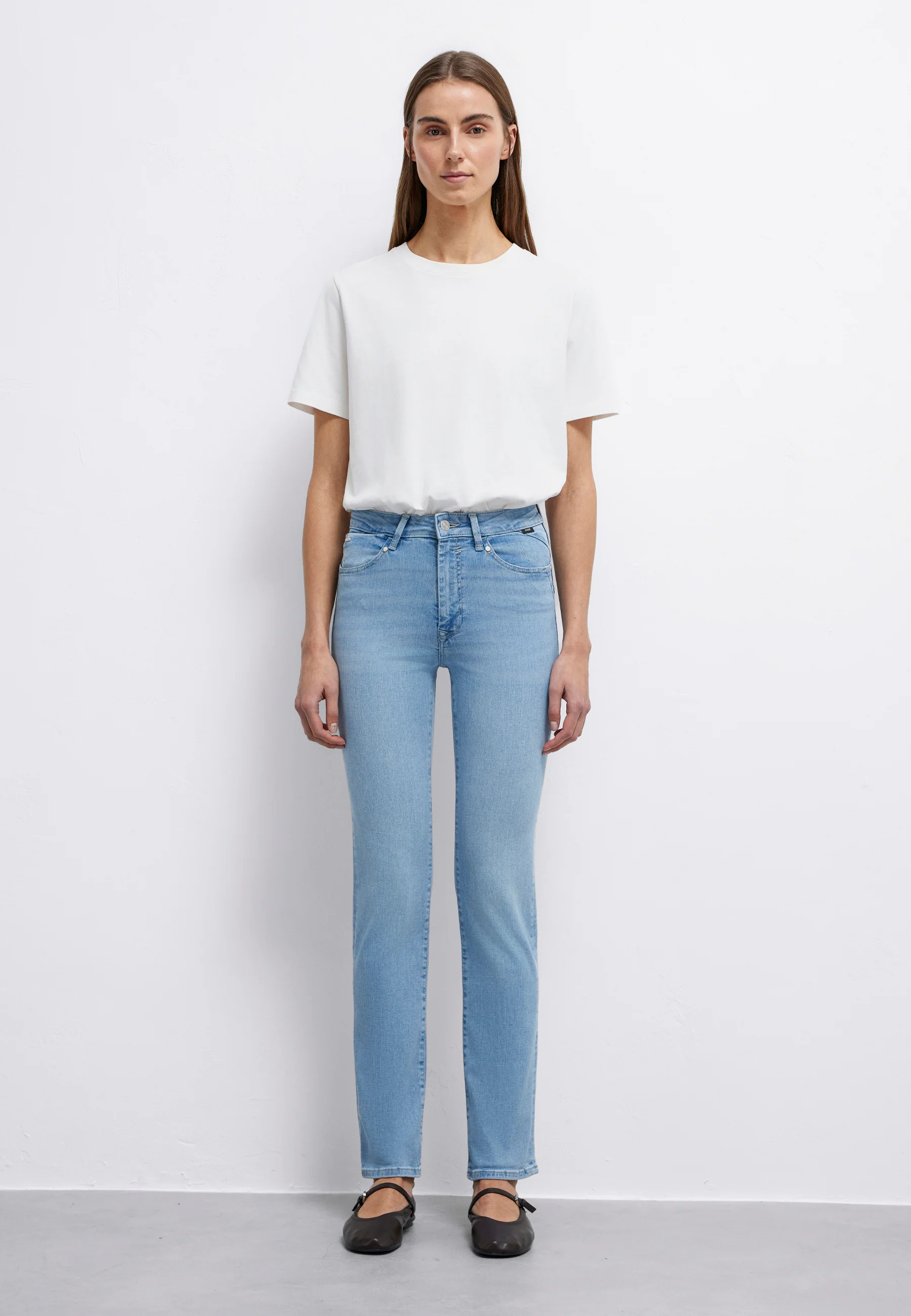 KENDRA | Mid-Rise, Straight Leg - Image 4