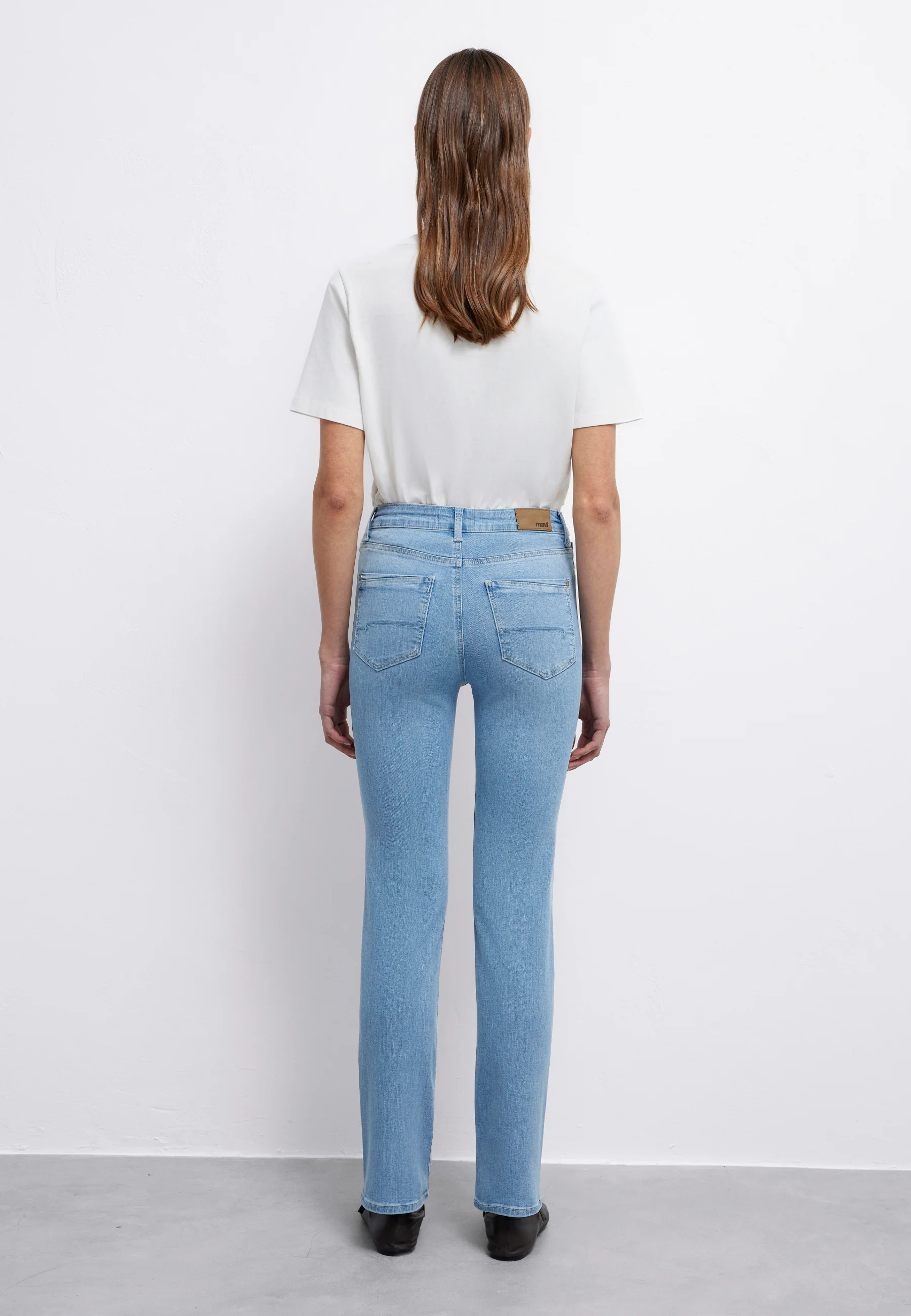 KENDRA | Mid-Rise, Straight Leg - Image 5