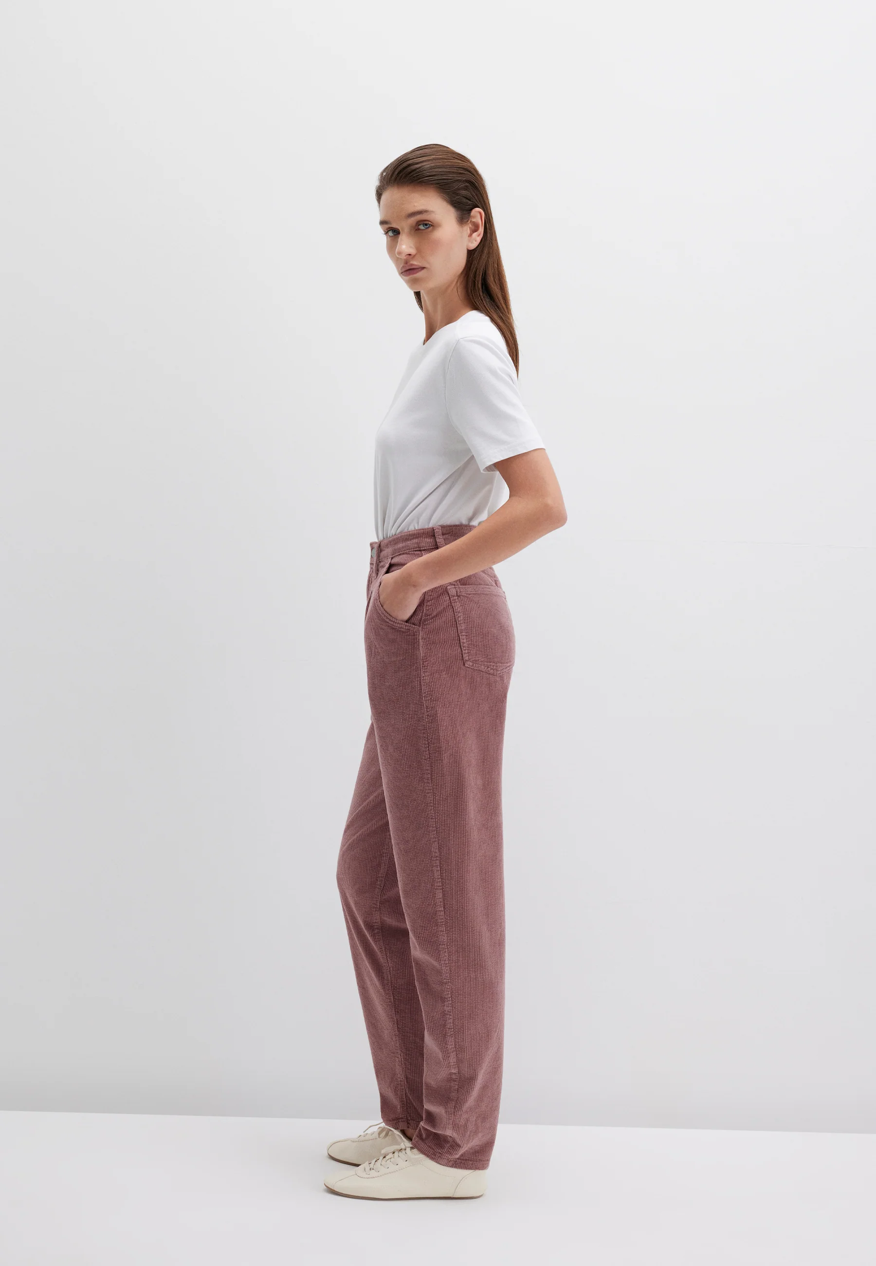 LAURA | High-Rise, Pleated Baggy Jeans - Image 3
