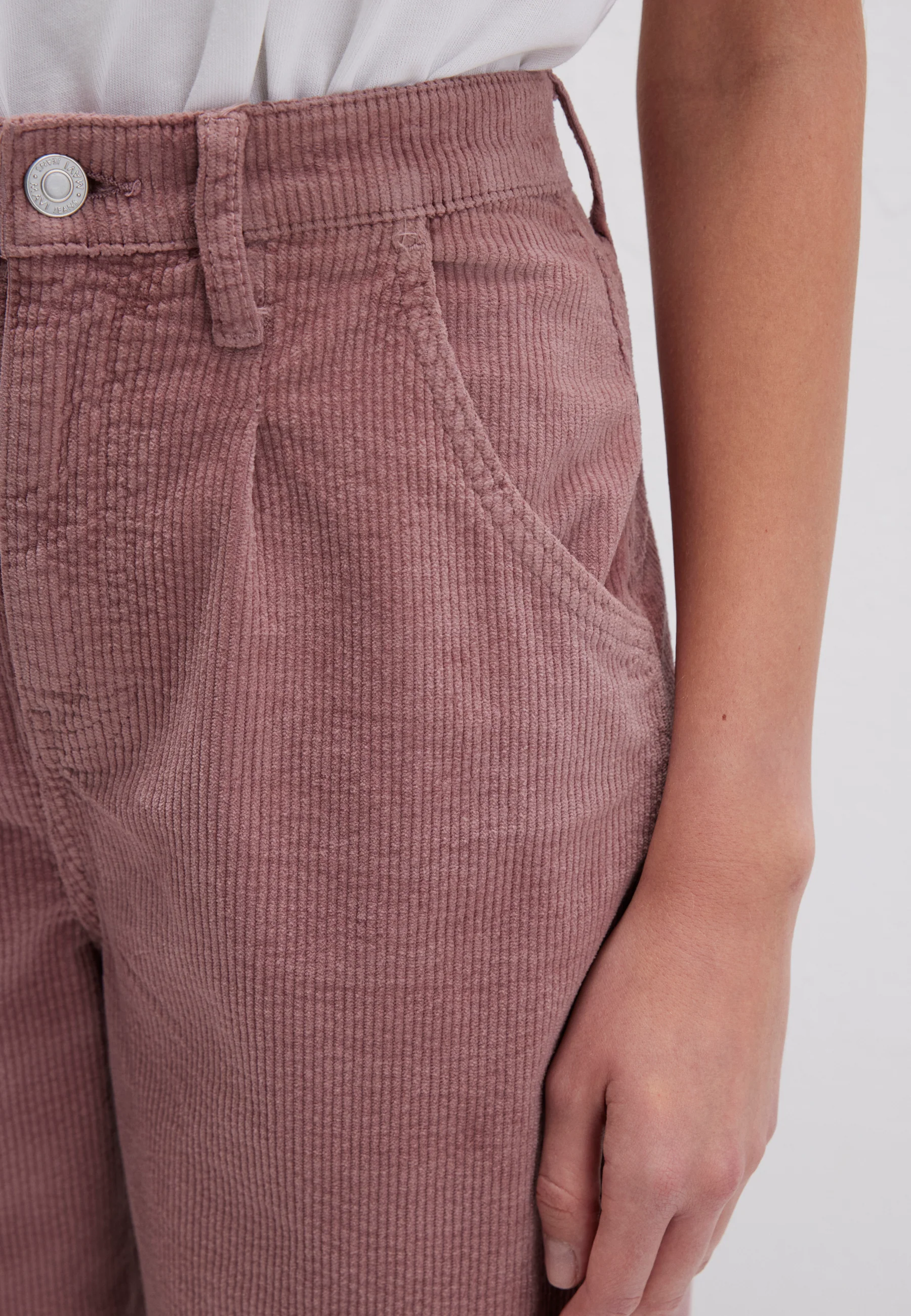 LAURA | High-Rise, Pleated Baggy Jeans - Image 6