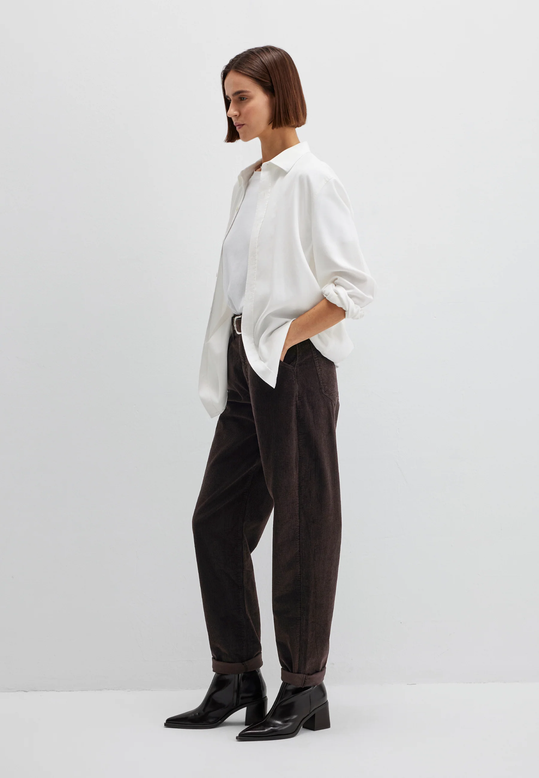 LAURA | High-Rise, Pleated Baggy Jeans - Image 3