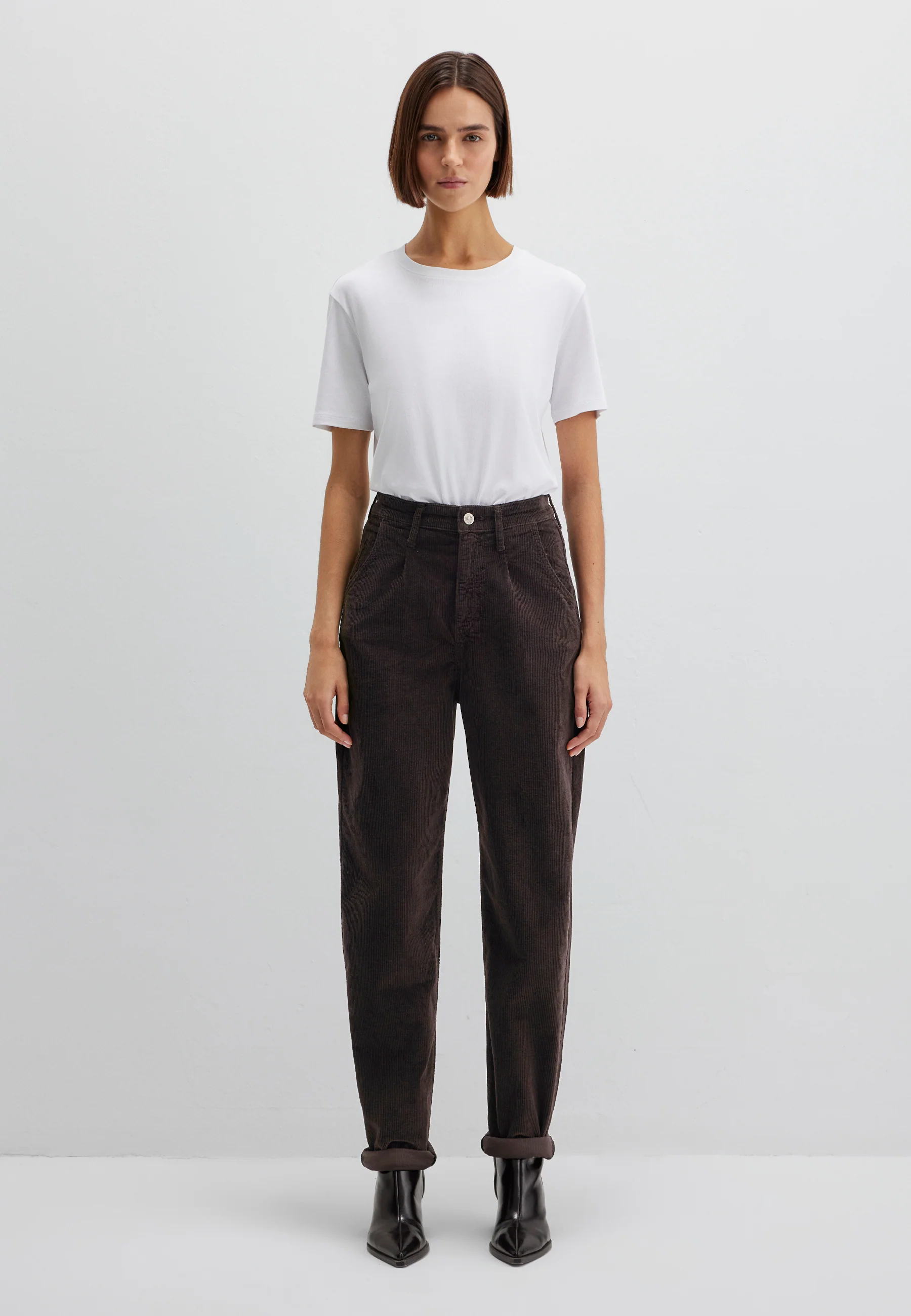 LAURA | High-Rise, Pleated Baggy Jeans - Image 4