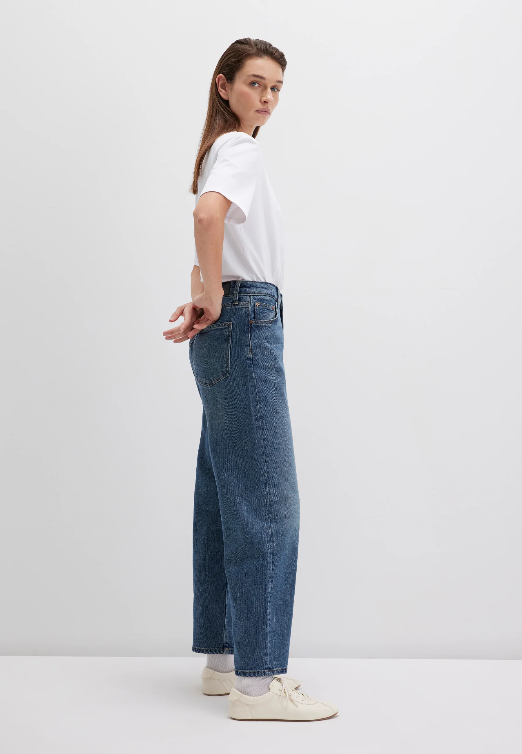 LEILA | High-Rise, Baggy Jeans - Image 3