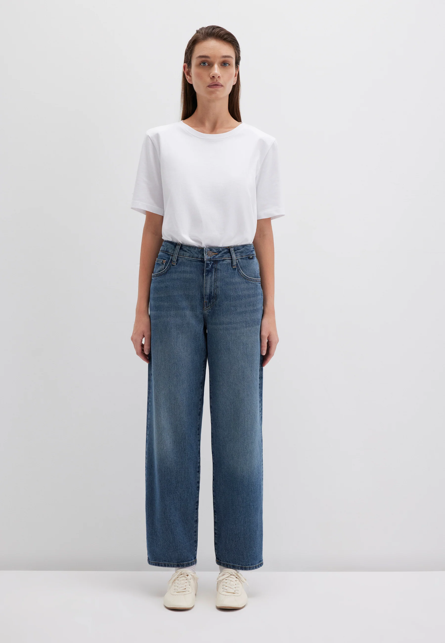 LEILA | High-Rise, Baggy Jeans - Image 4