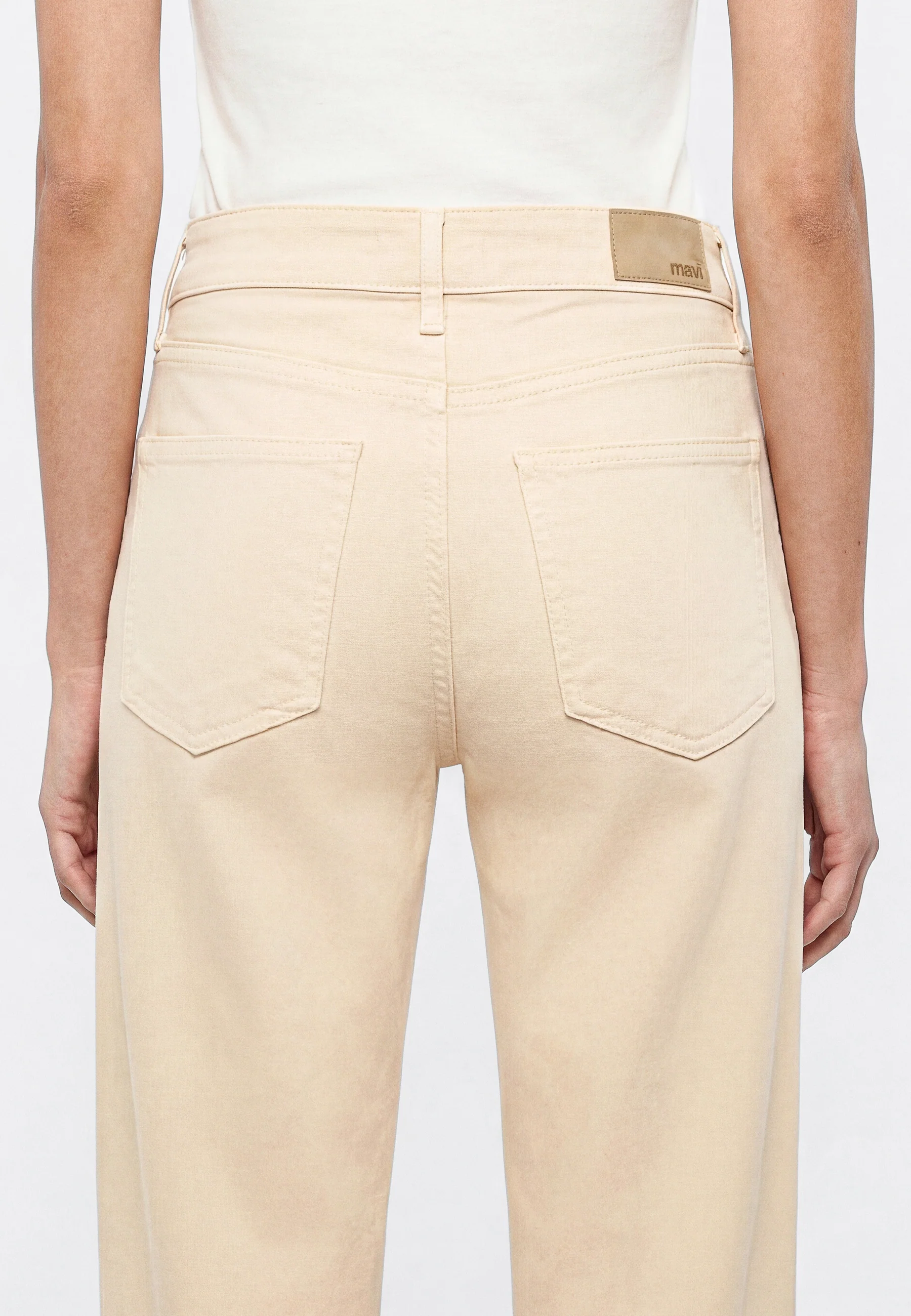LEILA | High-Rise, Baggy Jeans - Image 7