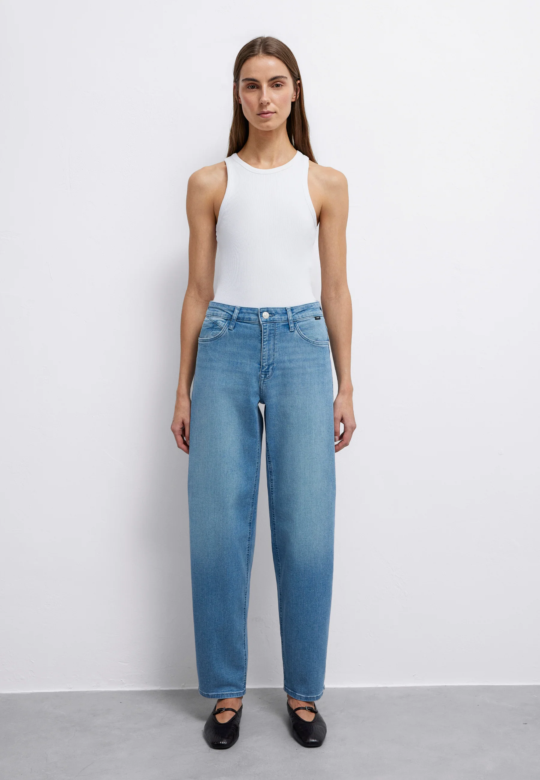 LEILA | High-Rise, Baggy Jeans - Image 4