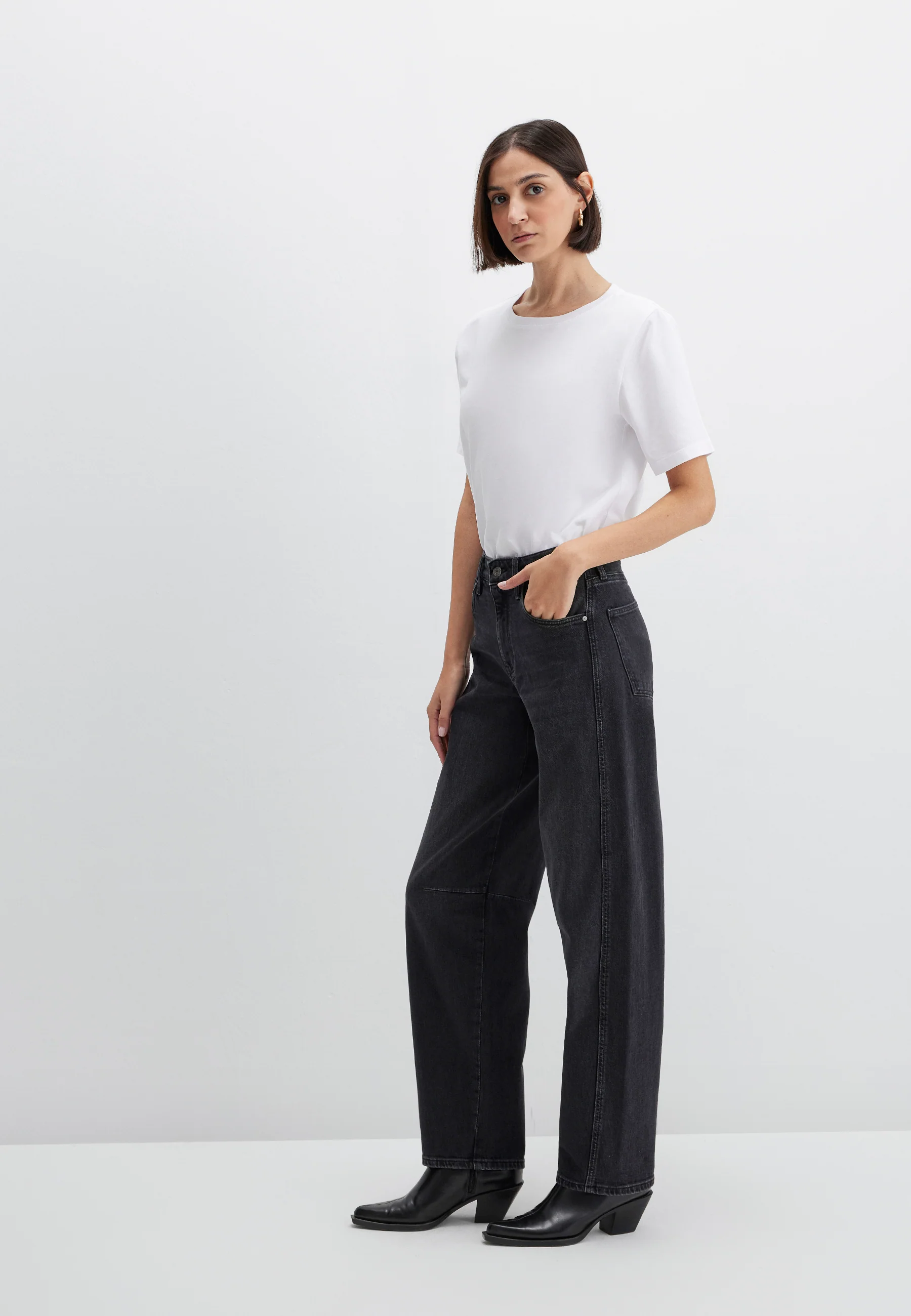 LEILA W/Cut | High-Rise, Boyfriend - Image 3