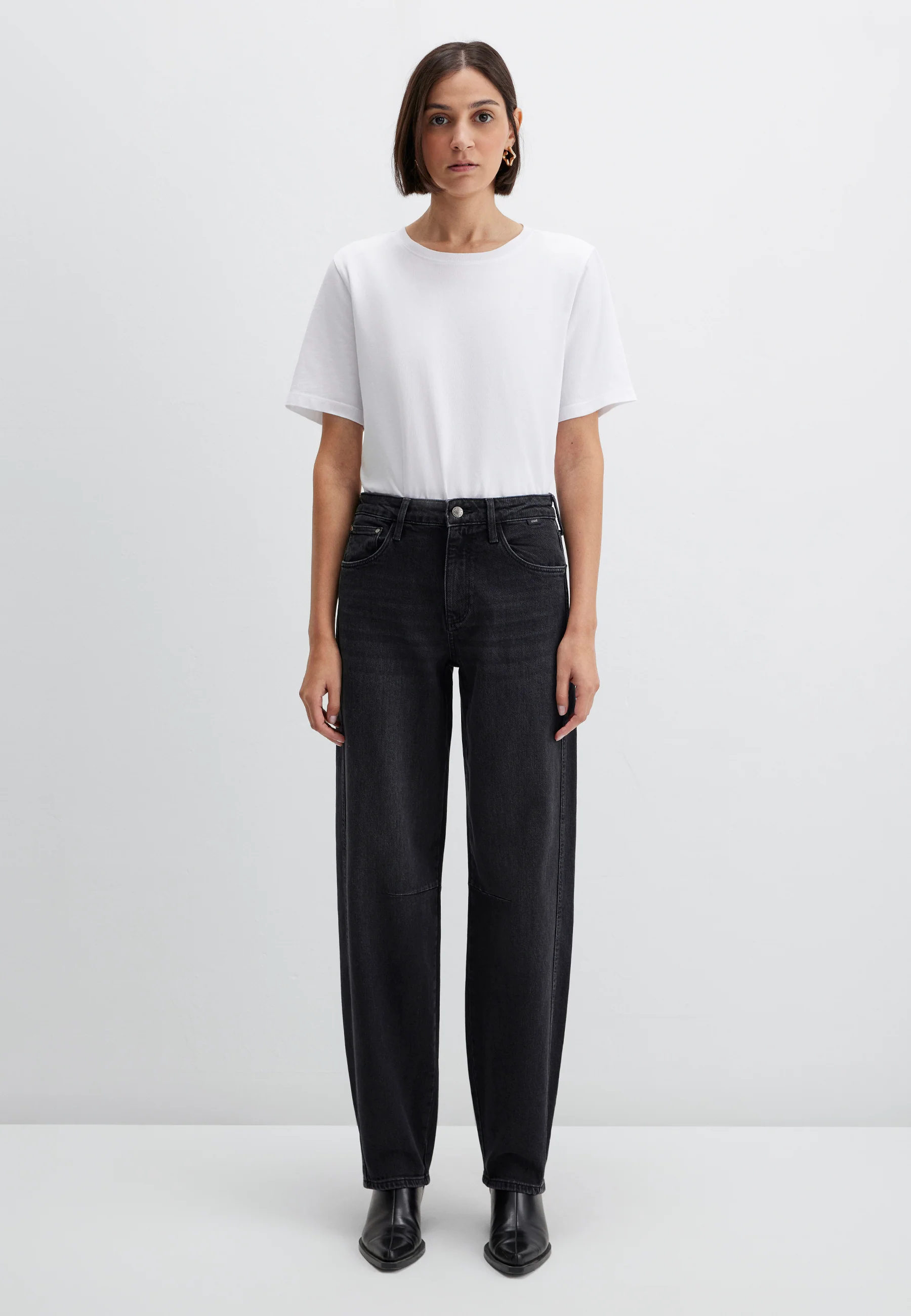 LEILA W/Cut | High-Rise, Boyfriend - Image 4