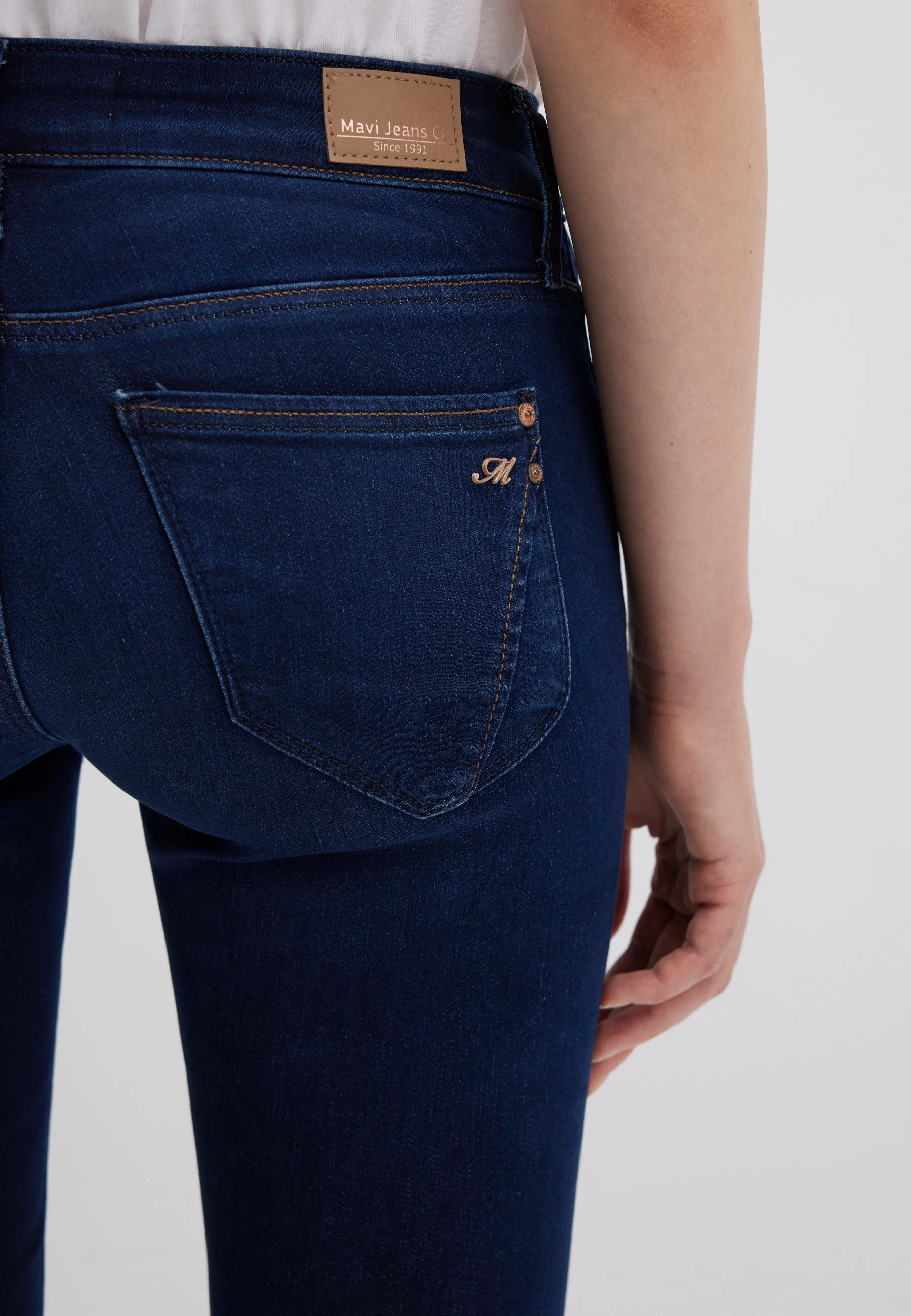 LEXY | Mid-Rise, Super Skinny, Crop - Image 7