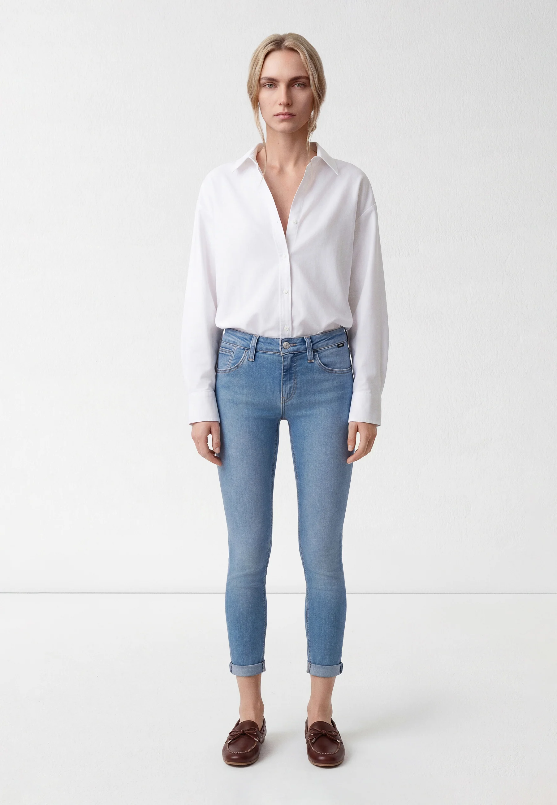 LEXY | Mid-Rise, Super Skinny, Crop - Image 4