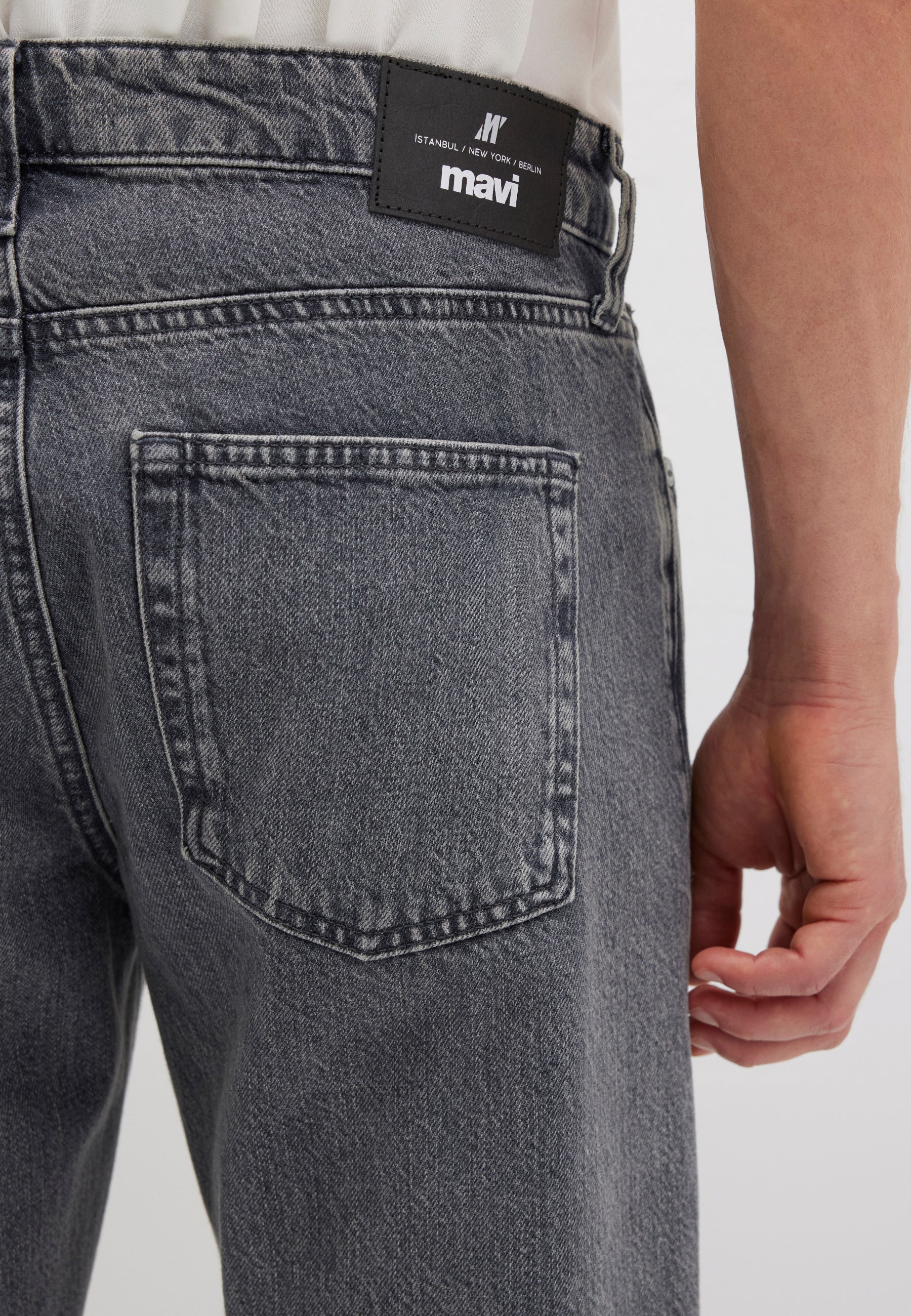 LONDON | Loose Tapered - Image 7