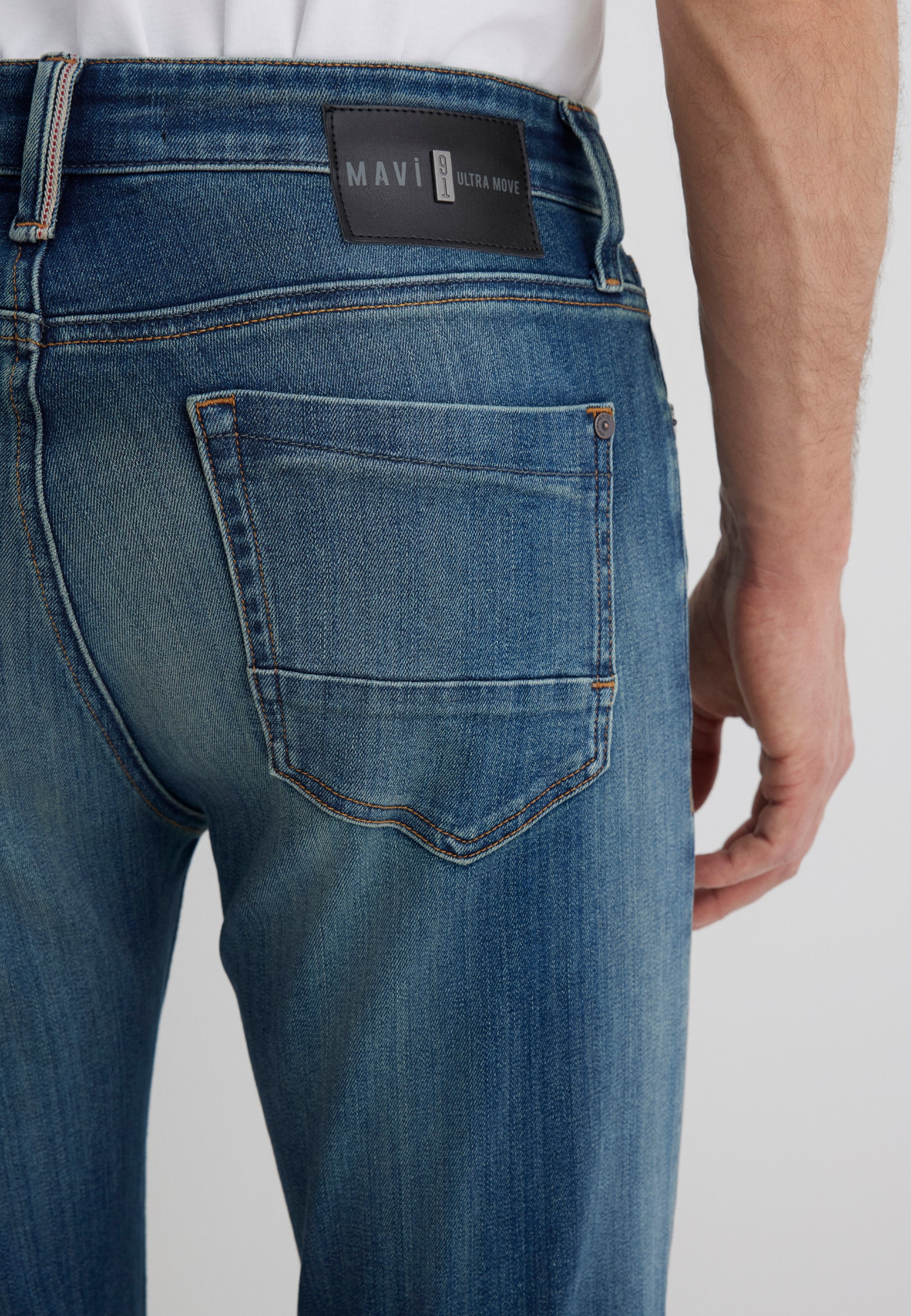 MARCUS | Slim Straight Leg, Zip Fly - Image 7