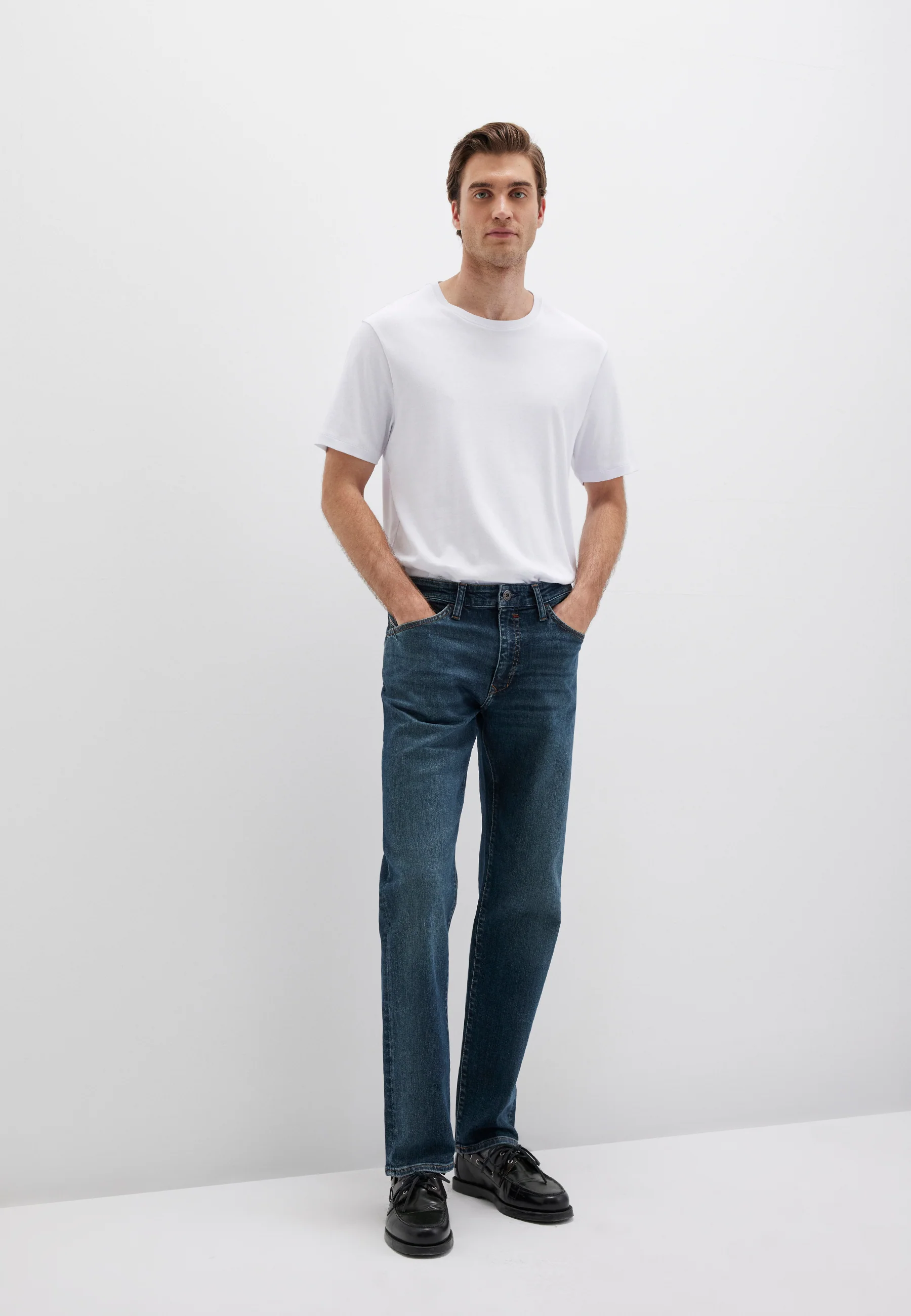 MARCUS | Slim Straight Leg, Zip Fly - Image 3