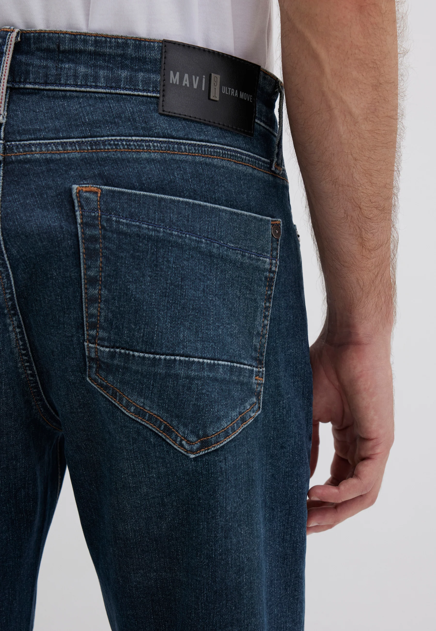 MARCUS | Slim Straight Leg, Zip Fly - Image 7