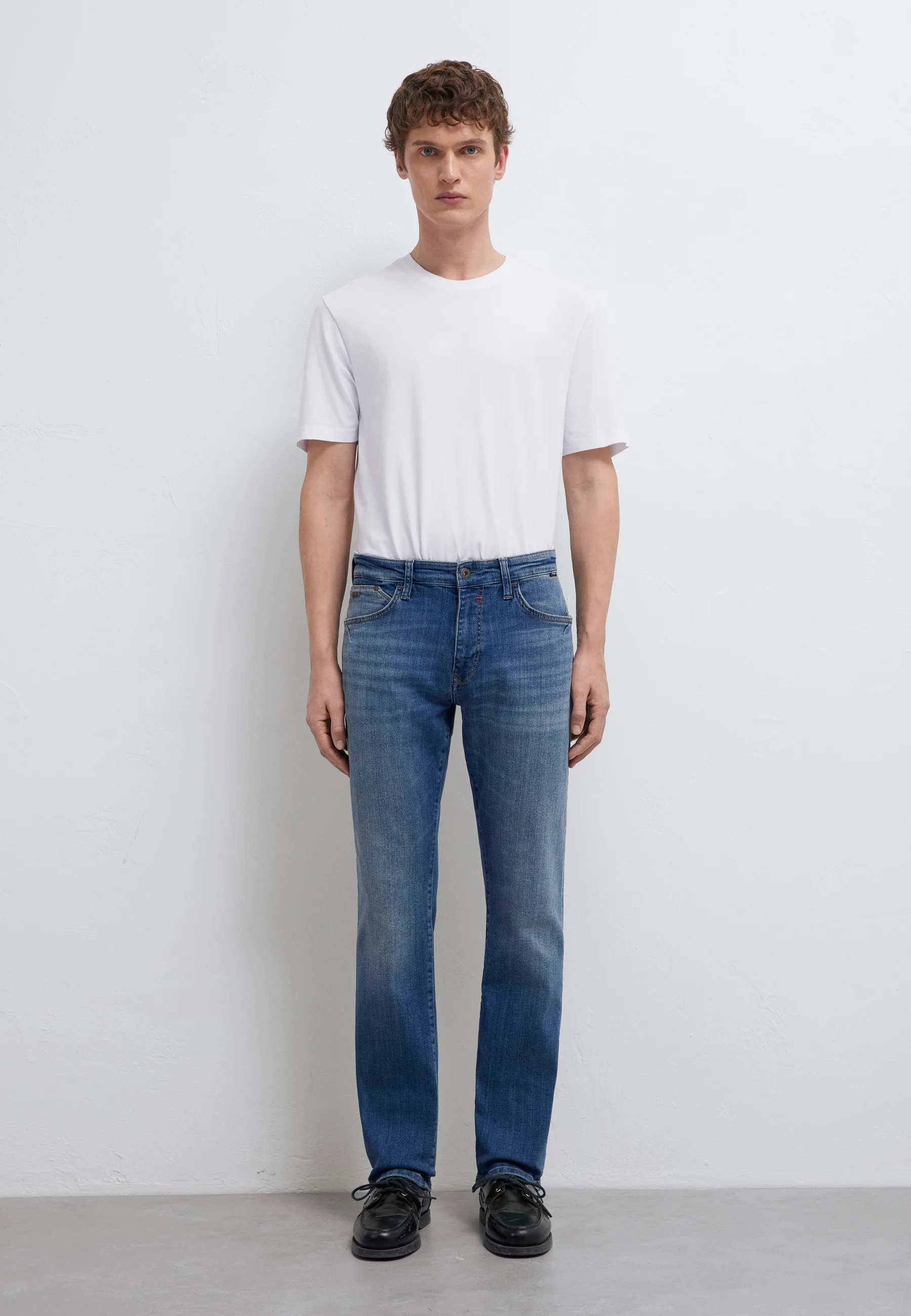 MARCUS | Slim Straight Leg, Zip Fly - Image 4