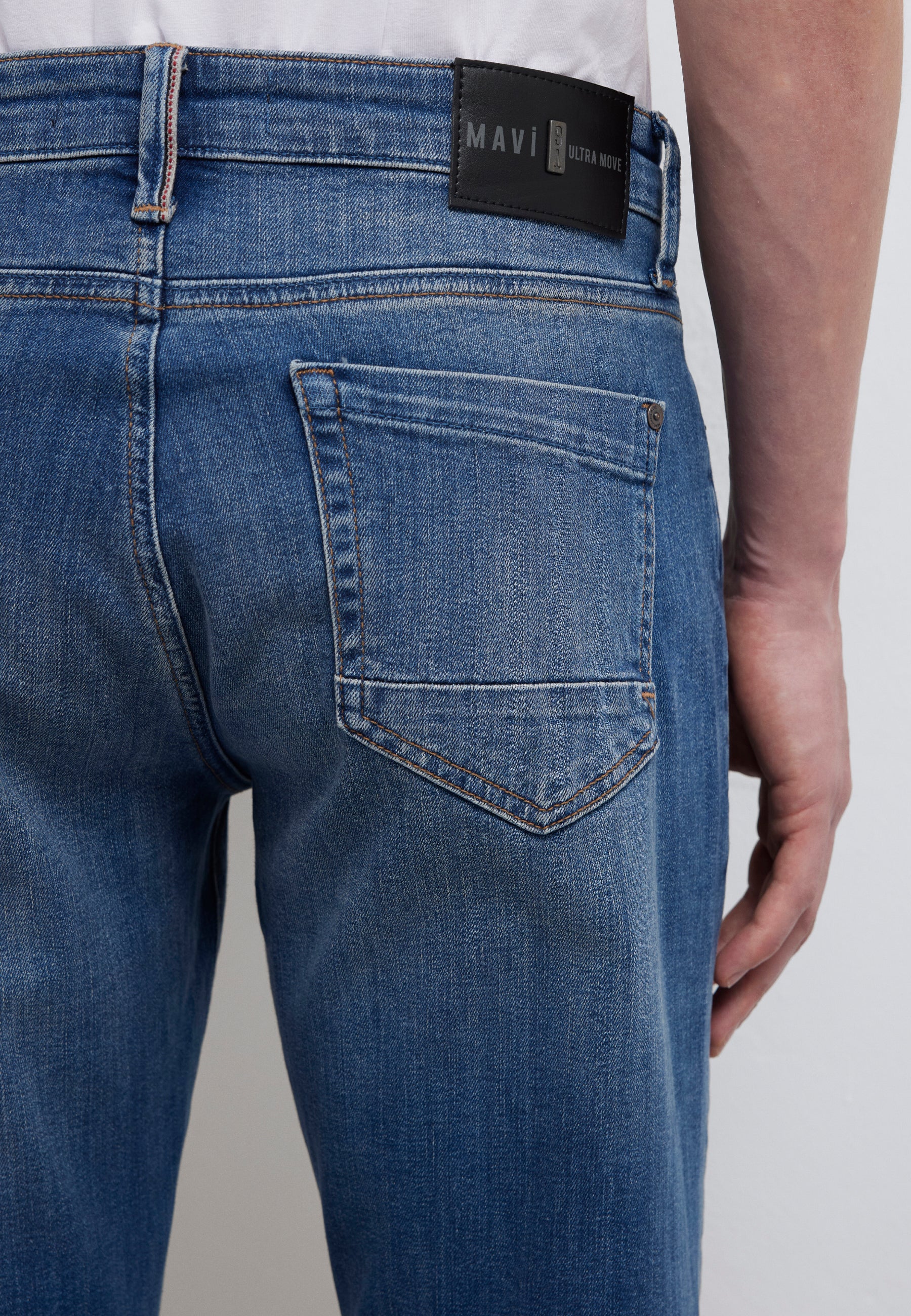 MARCUS | Slim Straight Leg, Zip Fly - Image 7