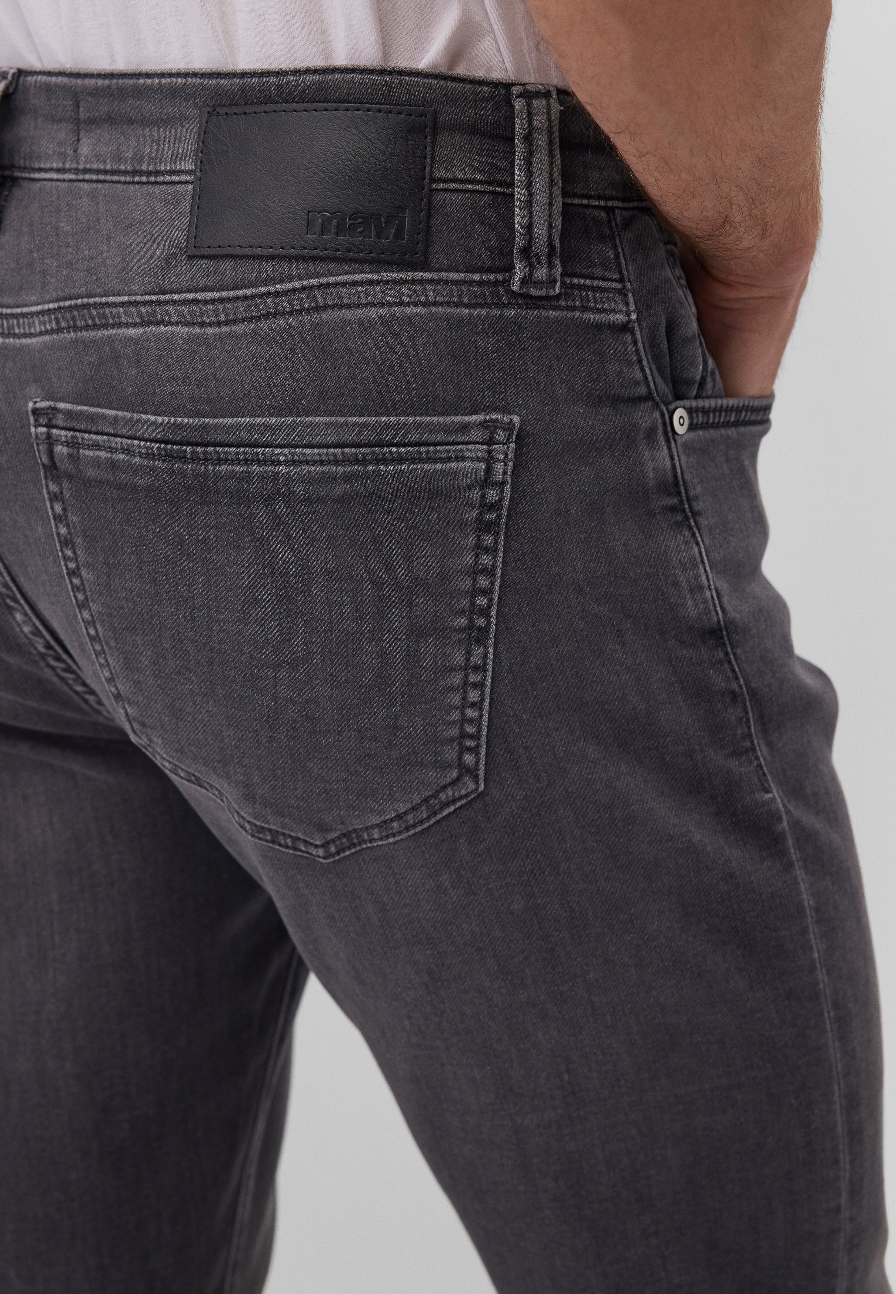 MARCUS | Slim Straight Leg, Zip Fly - Image 7