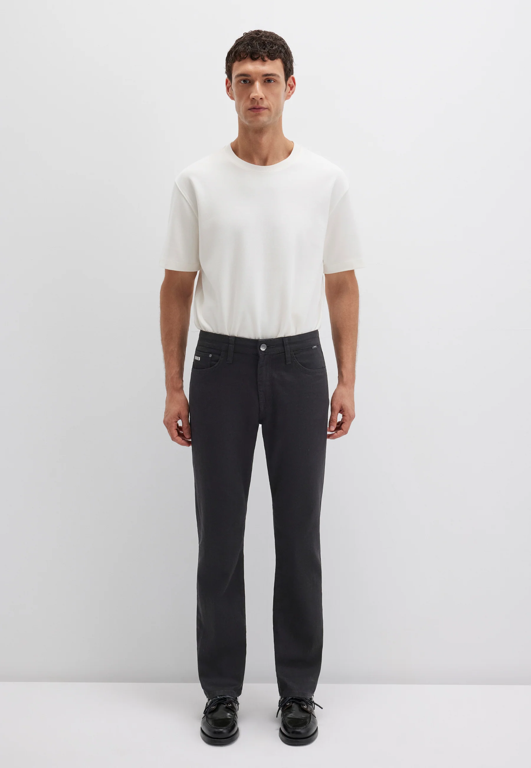MARTIN | Straight Leg - Image 4