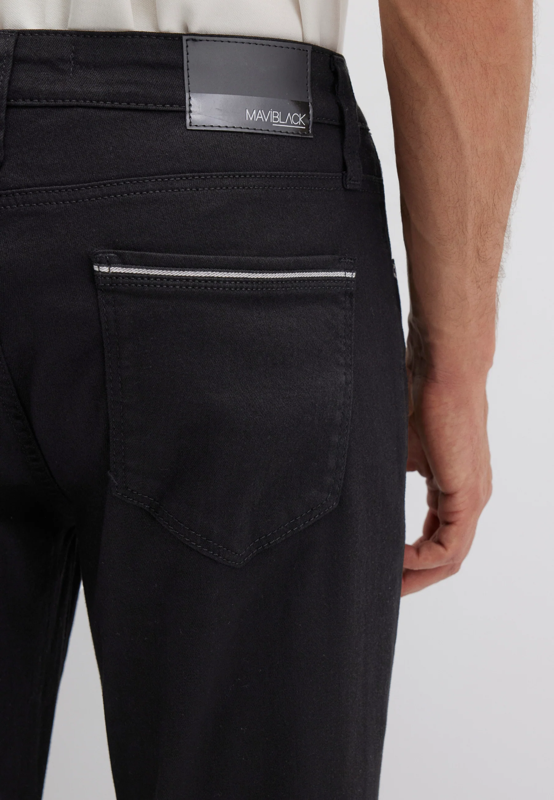 MARTIN | Straight Leg - Image 7