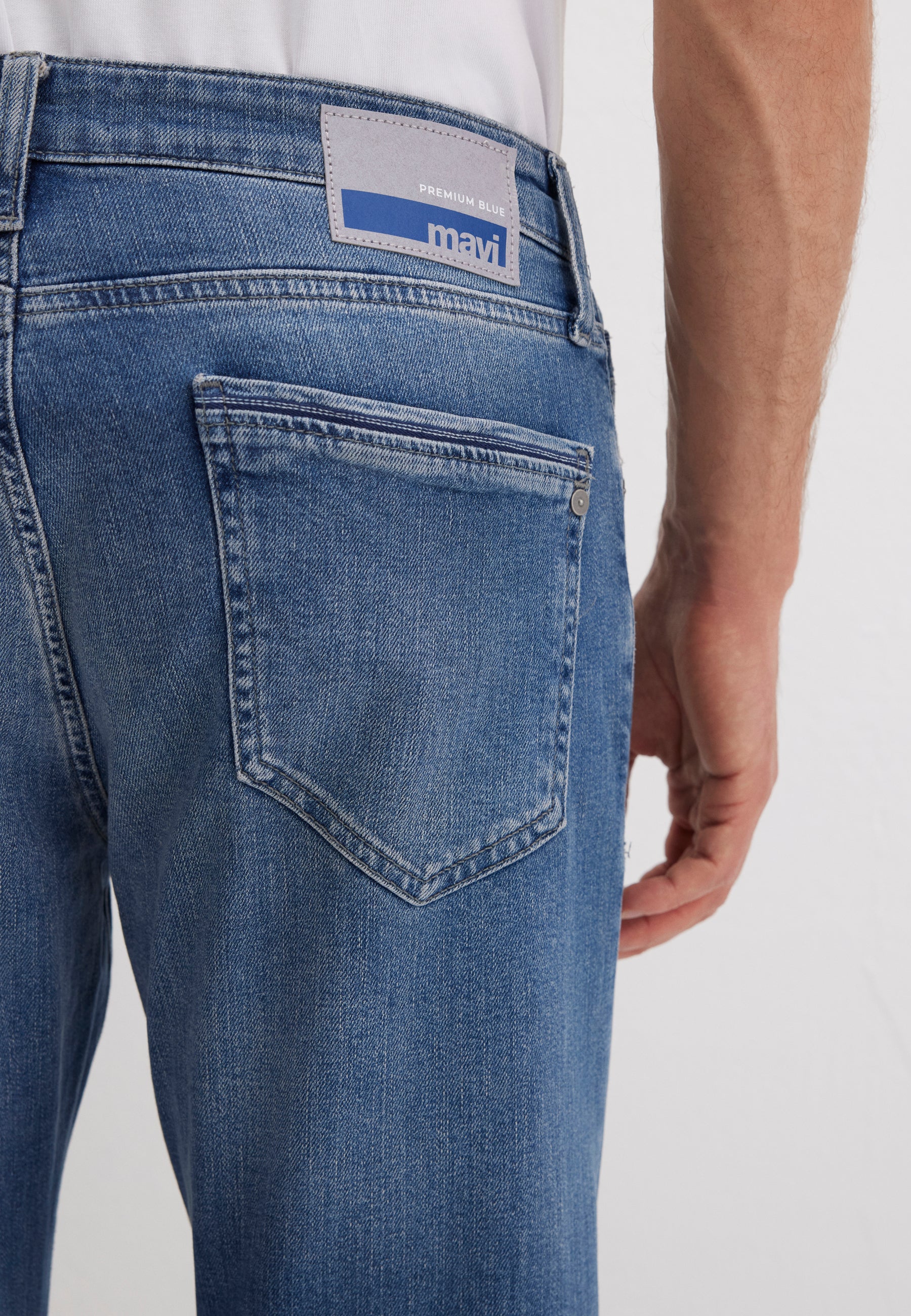 MARTIN | Straight Leg - Image 7