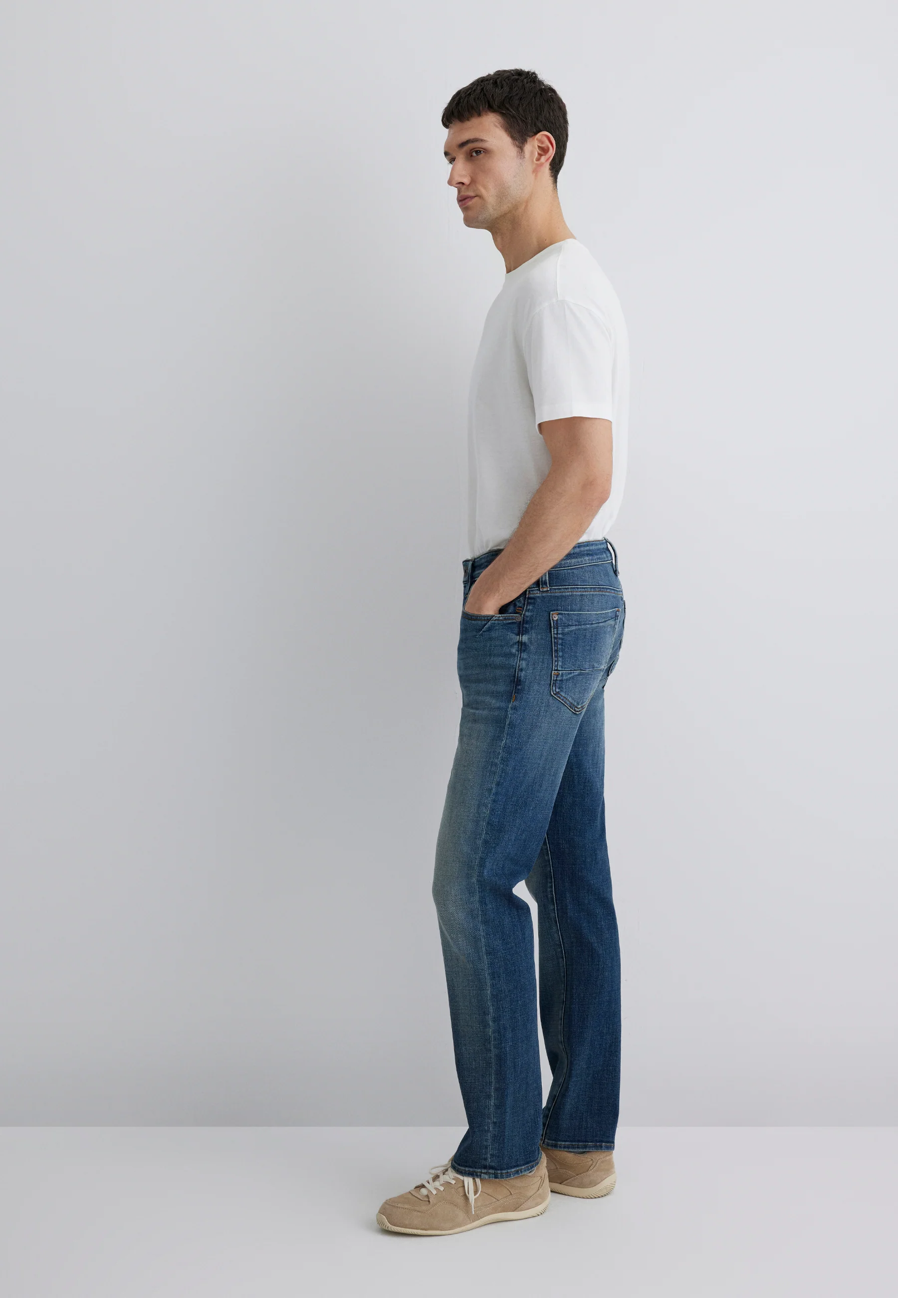 MARTIN | Mid Rise, Regular Straight - Image 3