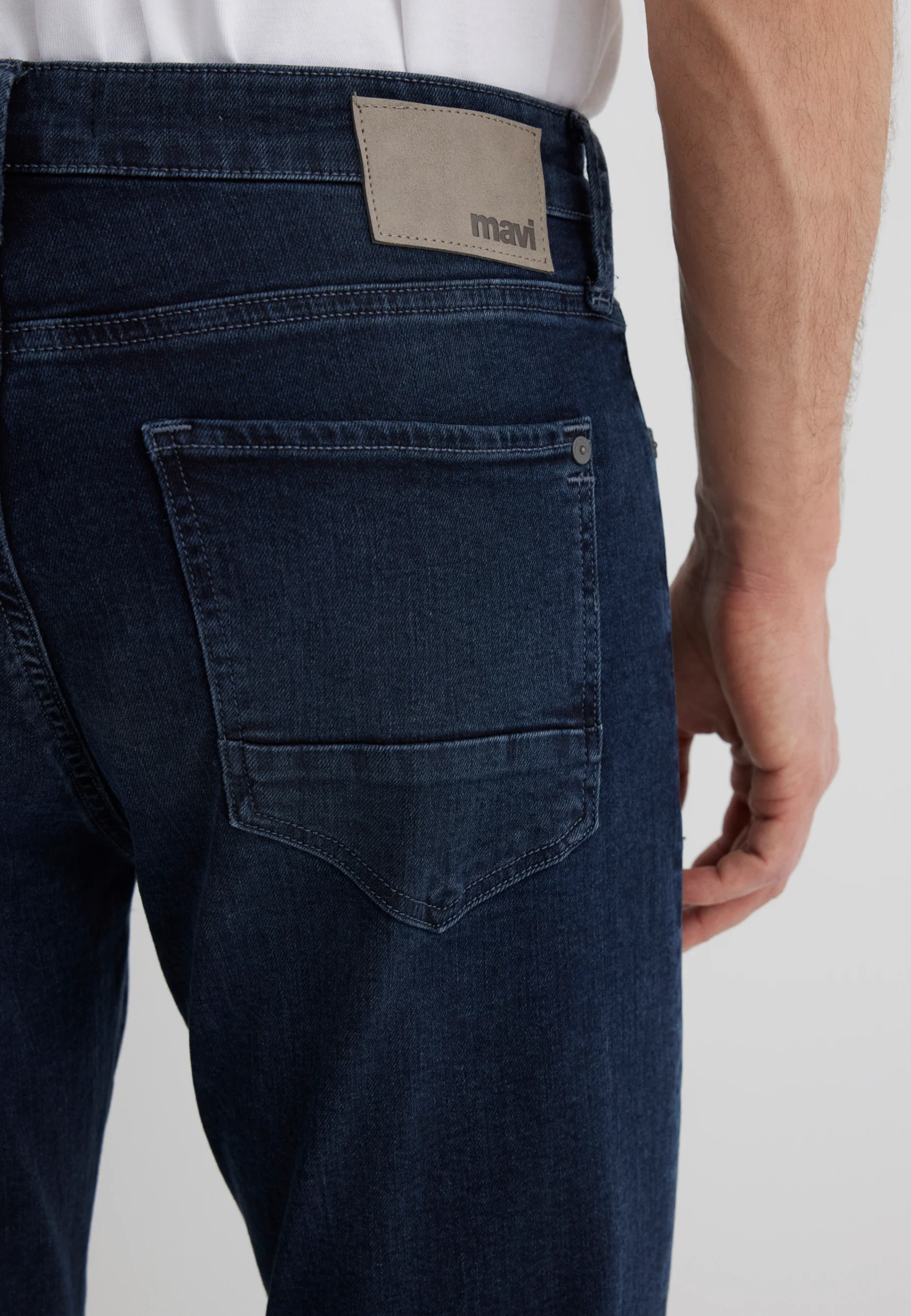 MARTIN | Straight Leg - Image 7