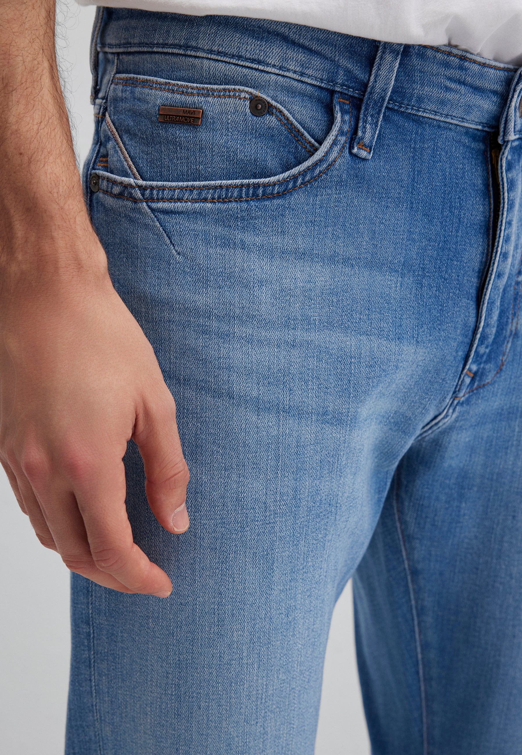 MARTIN | Straight Leg - Image 6