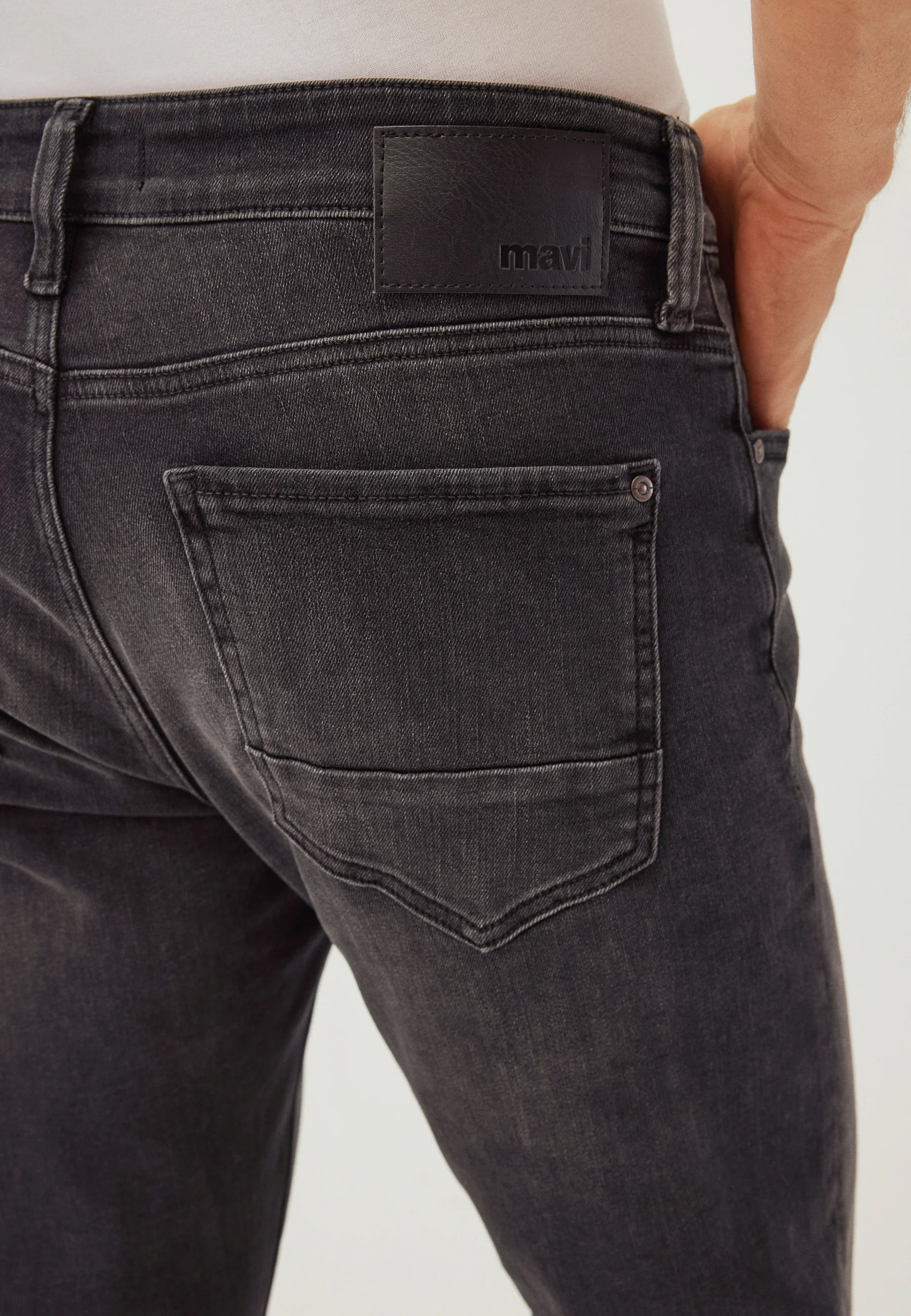 MARTIN | Straight Leg - Image 7