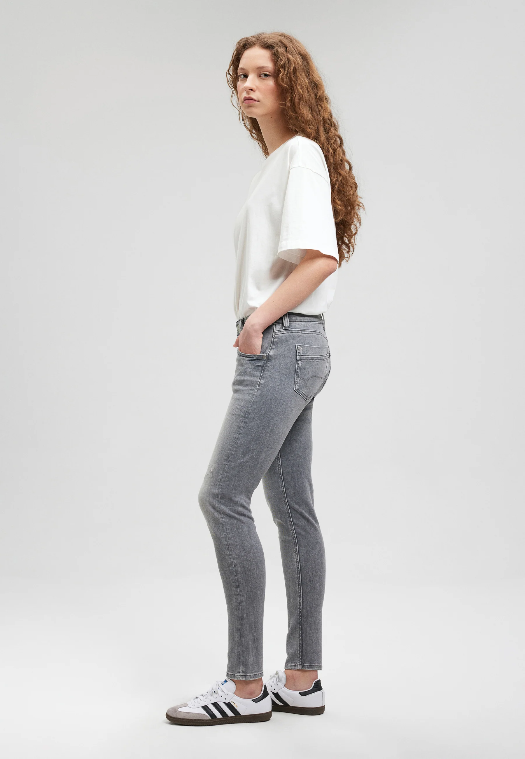 MATILDA | Mid-Rise, Slim Boyfriend - Image 3