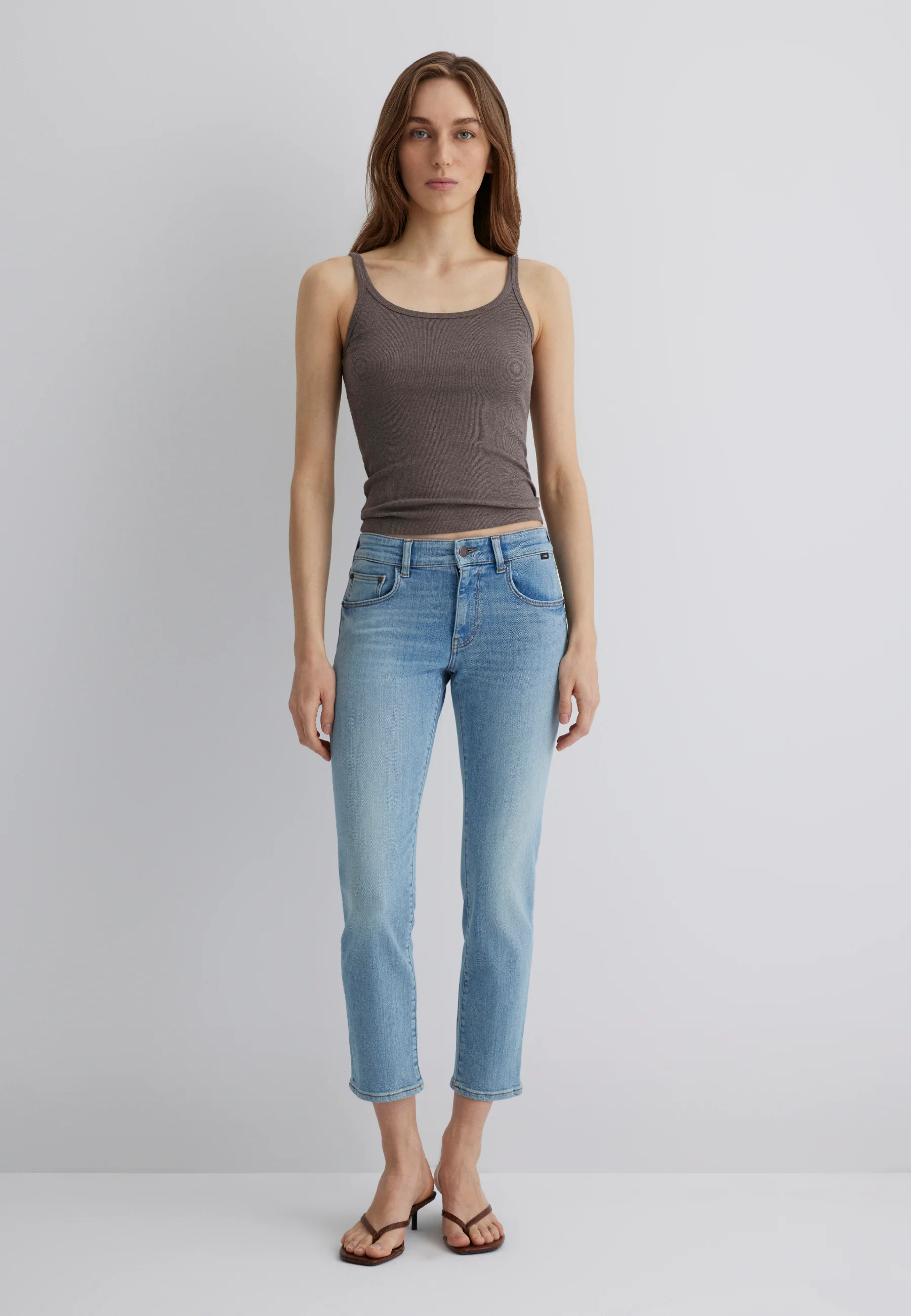 MIRELLA | Low Rise, Slim Straight - Image 4